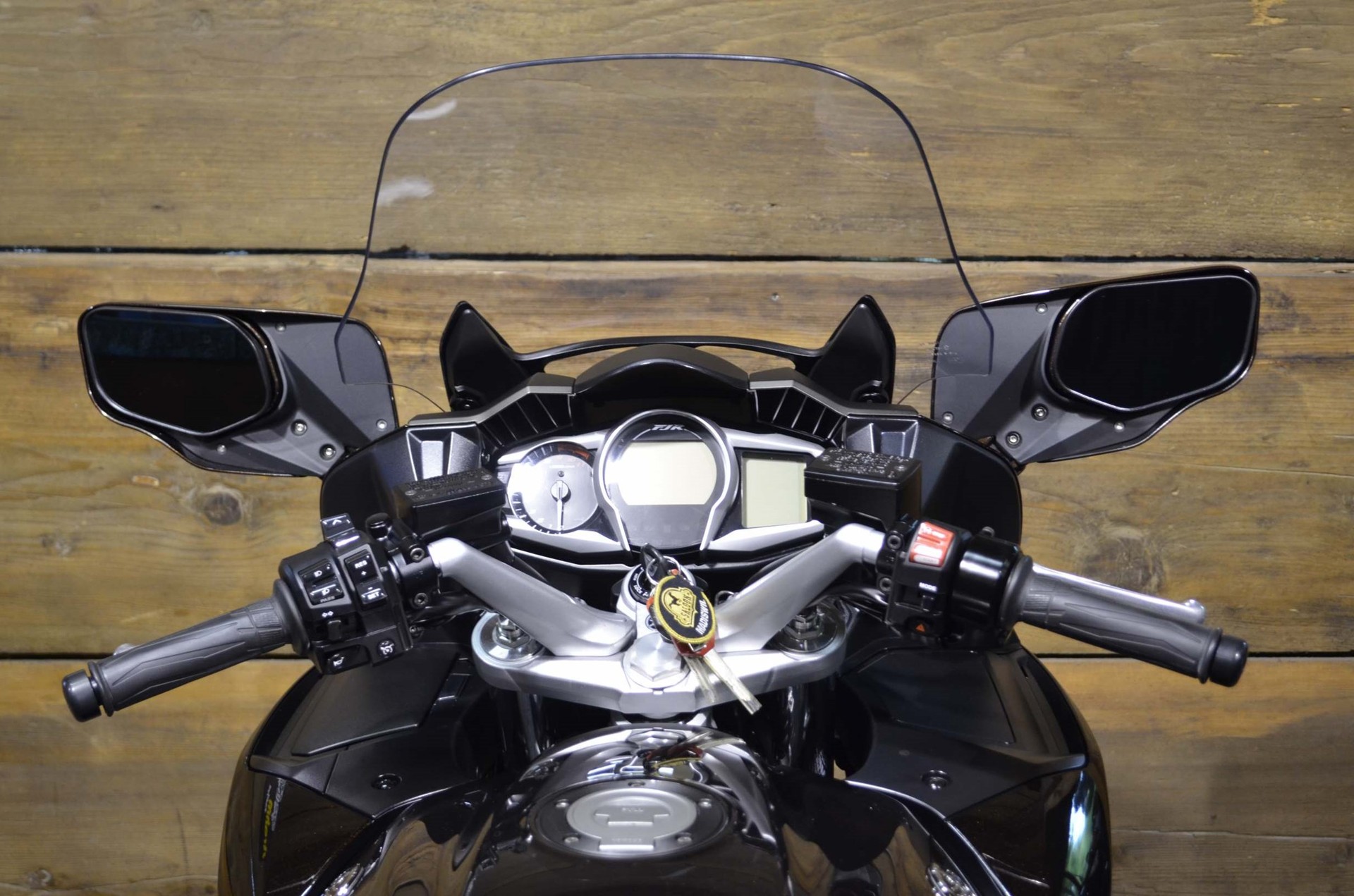 YAMAHA FJR 1300 ABS 13 mit Koffer-showroom-element-2