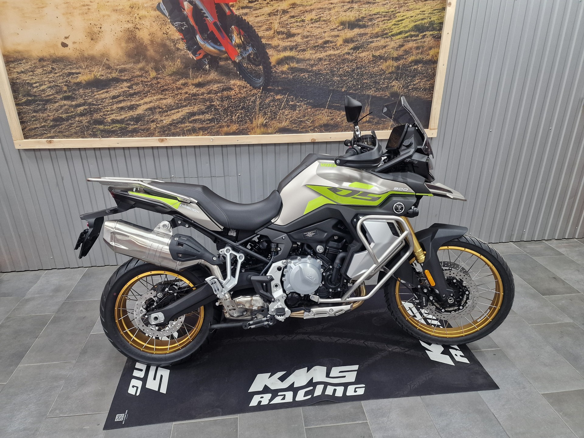 VOGE DS 900 X-showroom-element-1