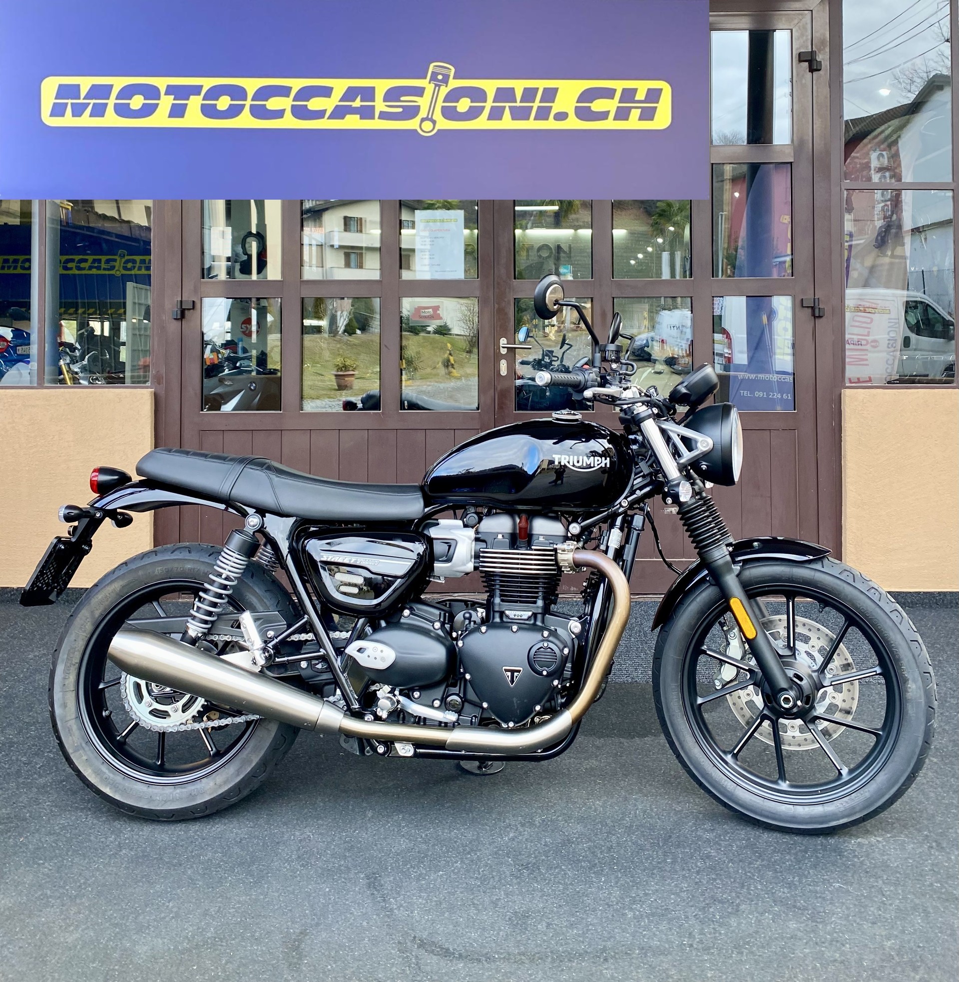 TRIUMPH Street Twin 900 Gold Line