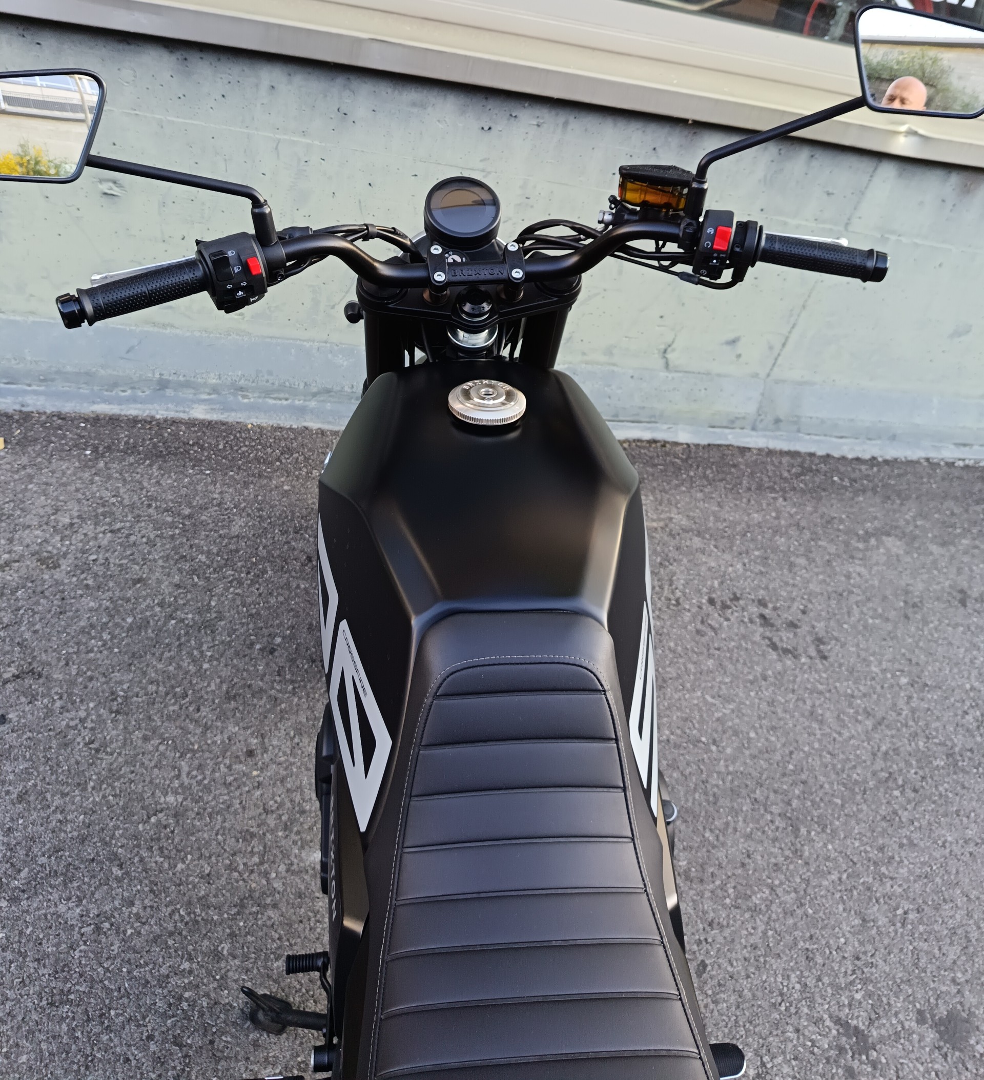 BRIXTON Crossfire 500-showroom-element-3