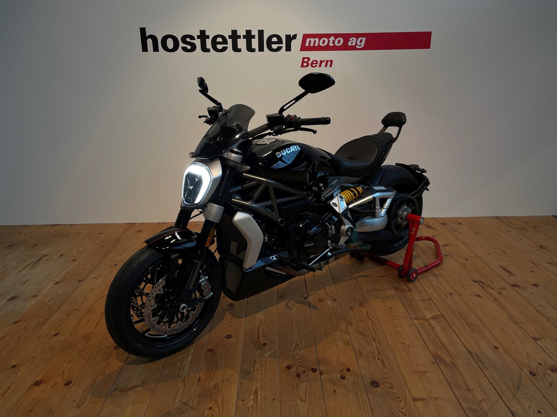 DUCATI X Diavel S-showroom-element-3