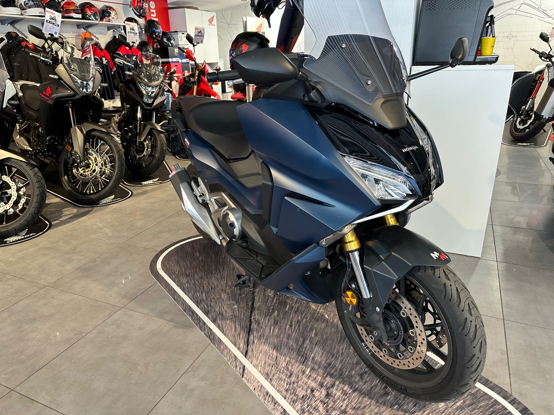 HONDA NSS 750-showroom-element-1