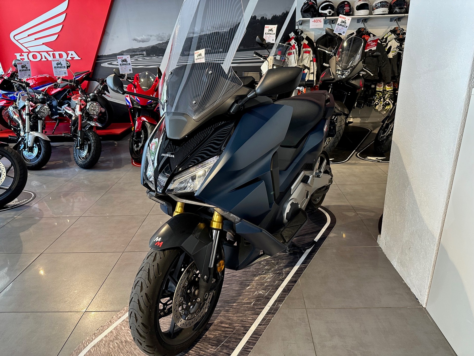 HONDA NSS 750