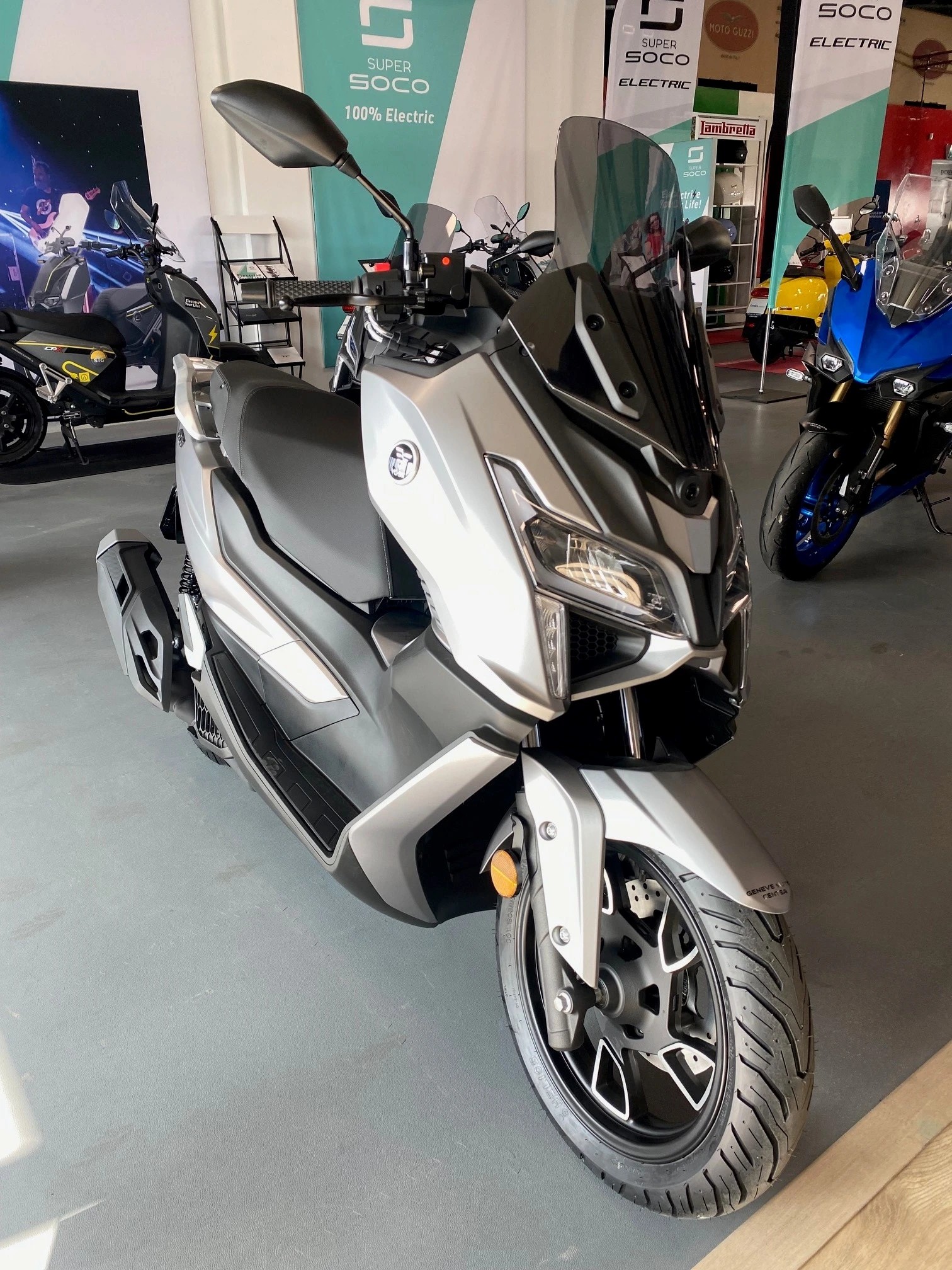 VOGE SR1 GT-showroom-element-1