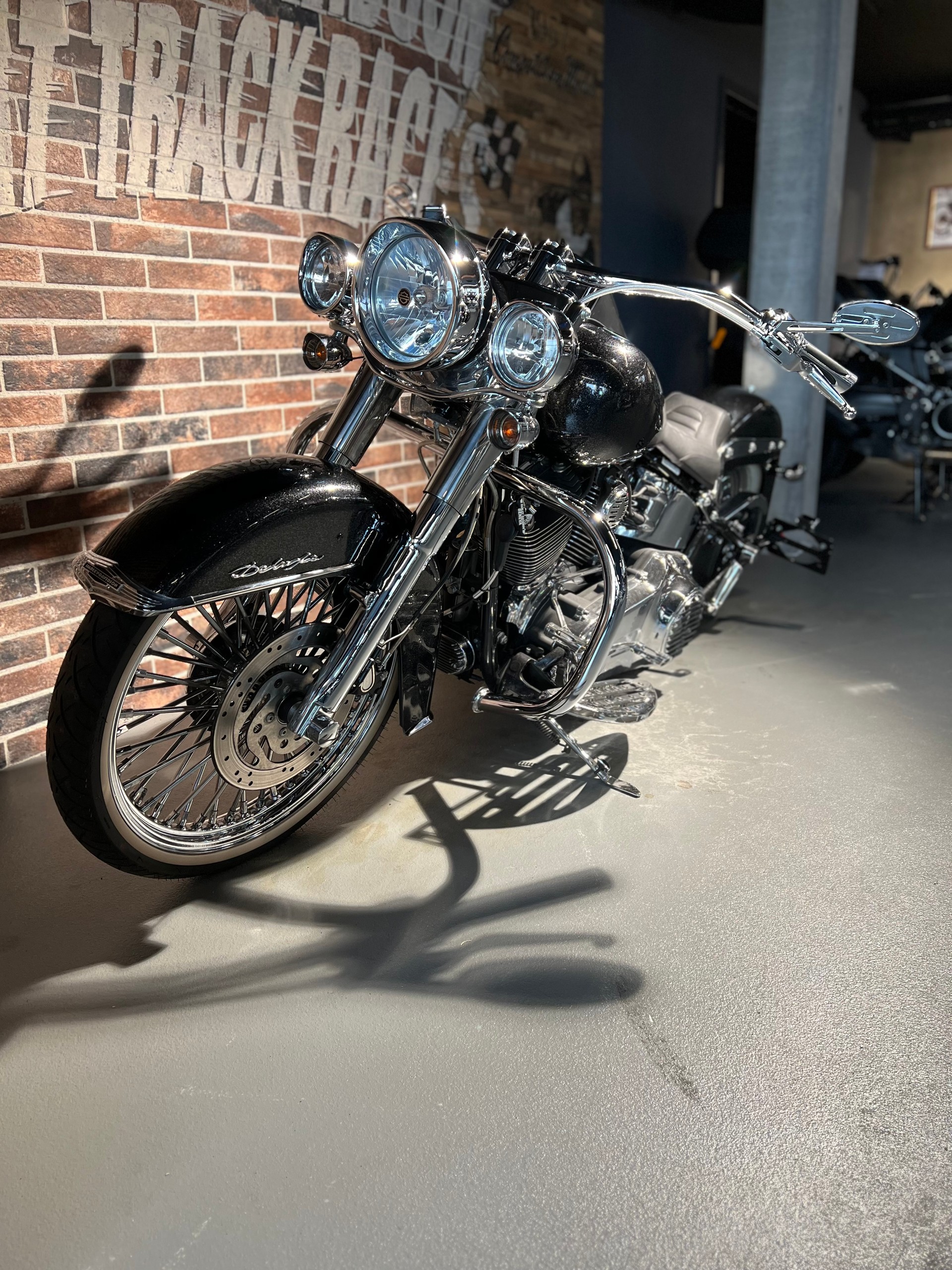 HARLEY-DAVIDSON FLSTN Softail Deluxe ABS-showroom-element-1