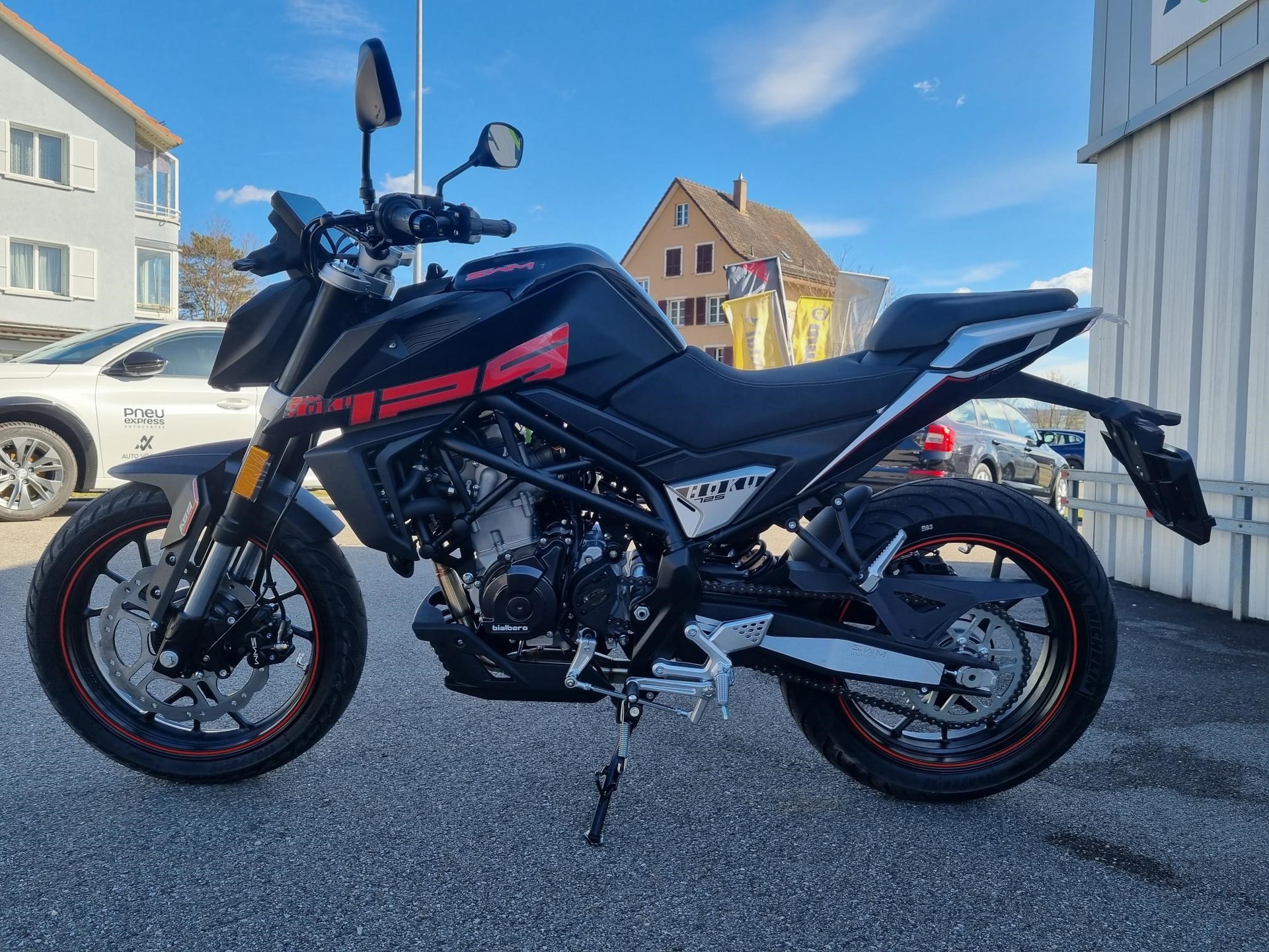 SWM HOKU 125 ABS-showroom-element-1