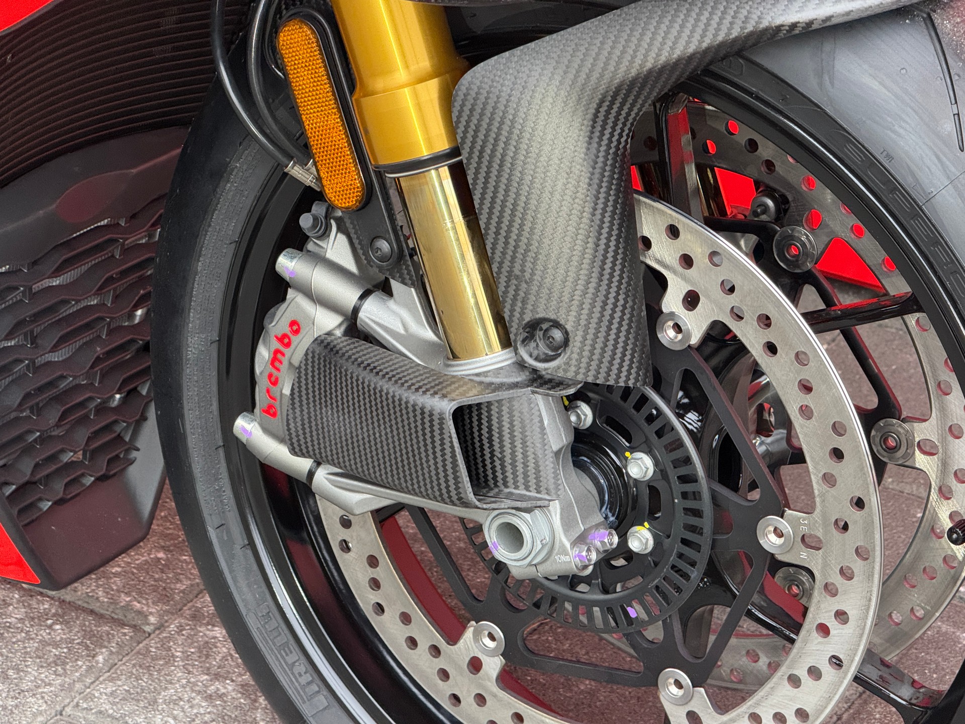 APRILIA Tuono V4 1100 Factory SE 09 SBK-image-3