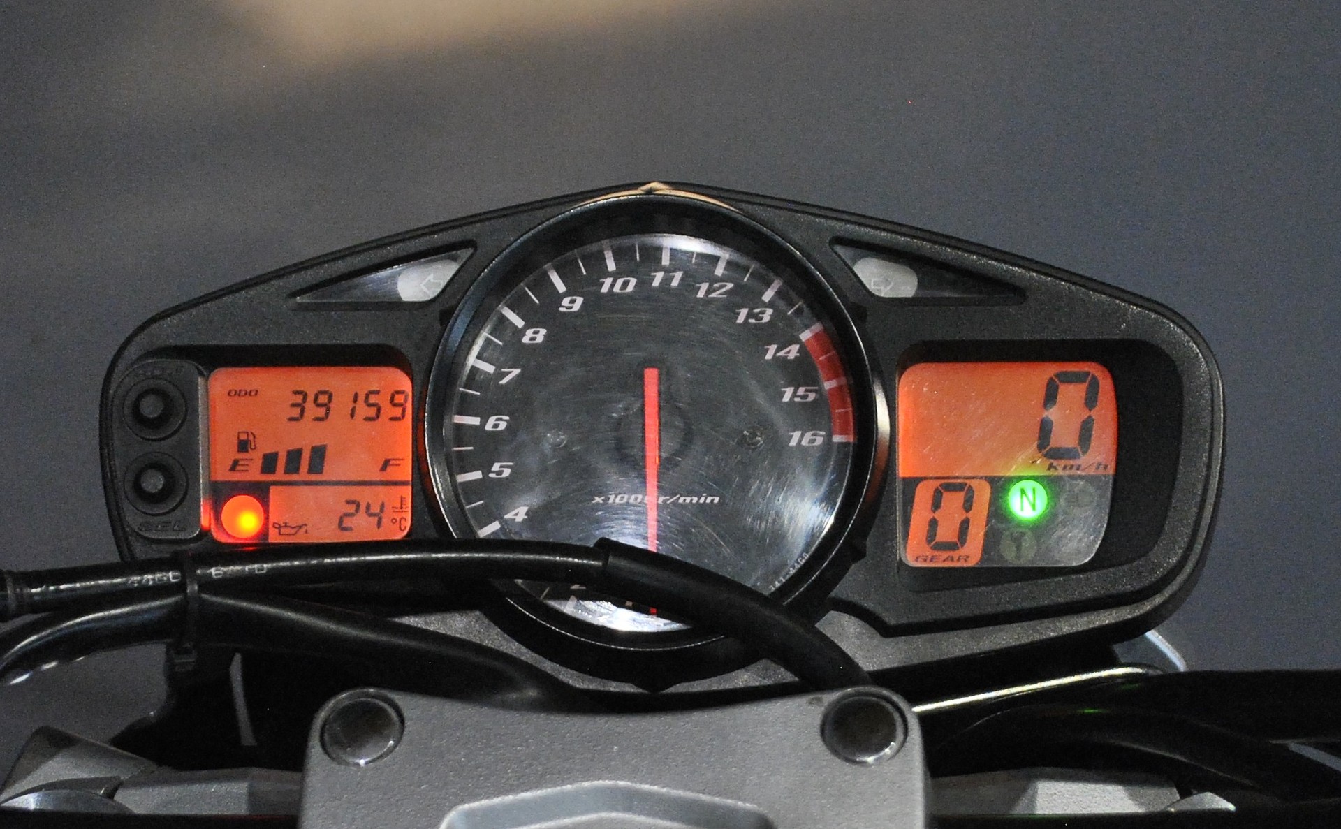 SUZUKI GSR 600-image-5