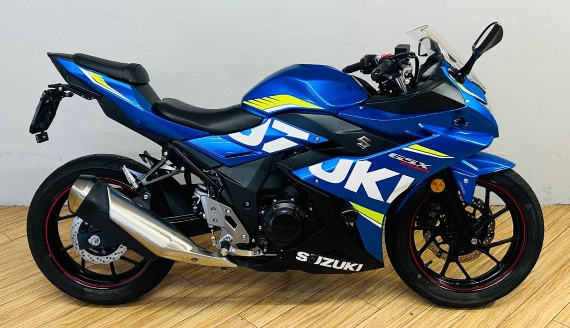 Veicolo Usato Suzuki Gsx 250 Usata SUZUKI GSX-R 250 Acquistare Un - Main Image