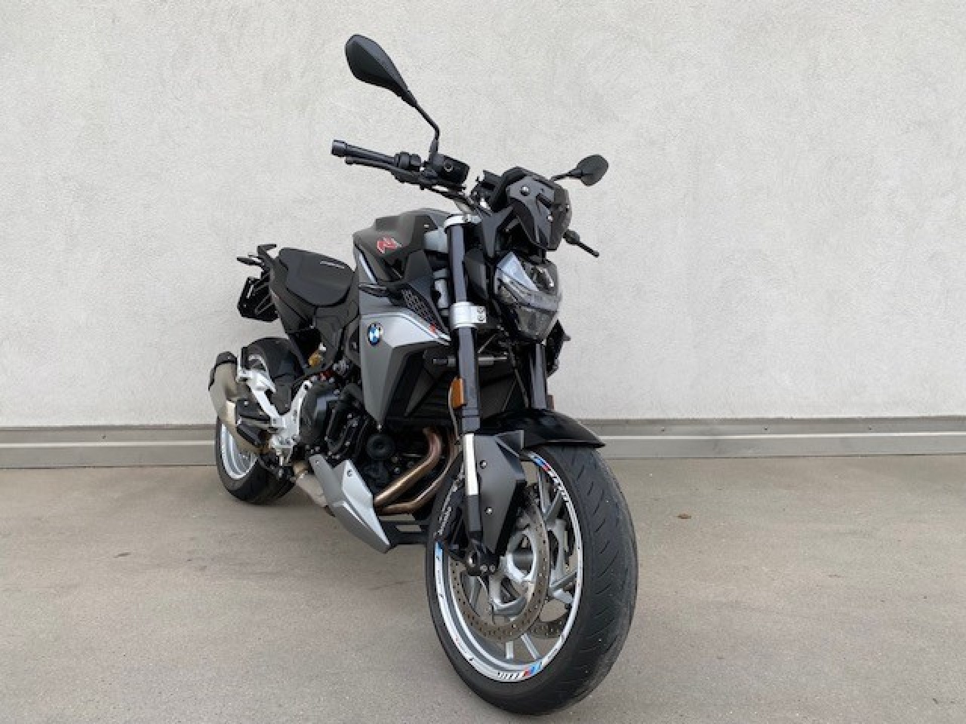 BMW F 900 R-image-1