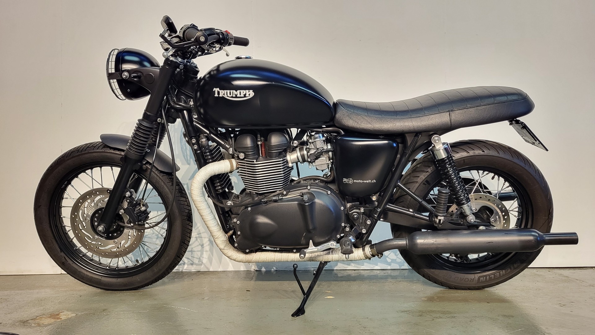 TRIUMPH 900 i T100-showroom-element-1