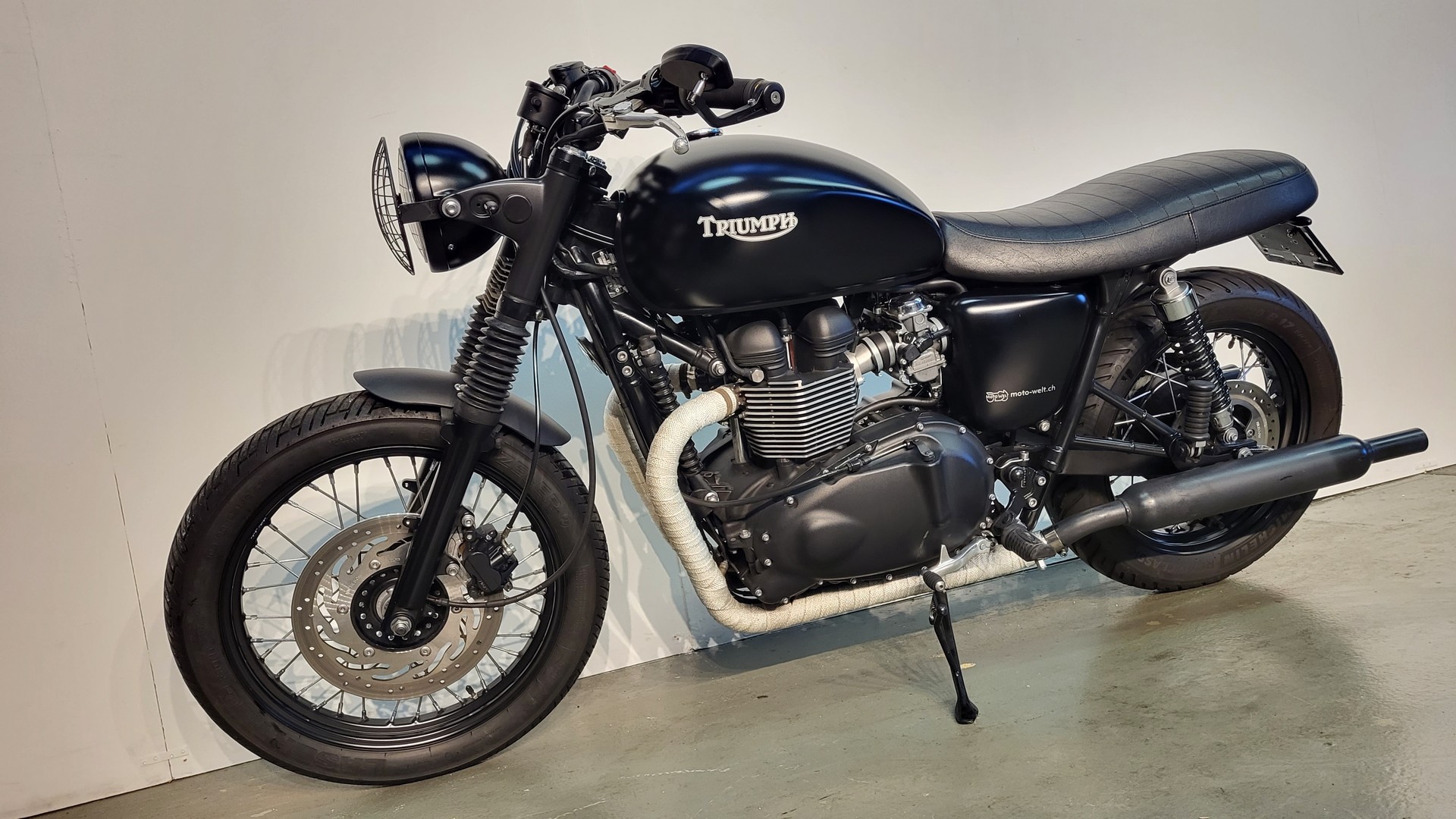 TRIUMPH 900 i T100-showroom-element-3