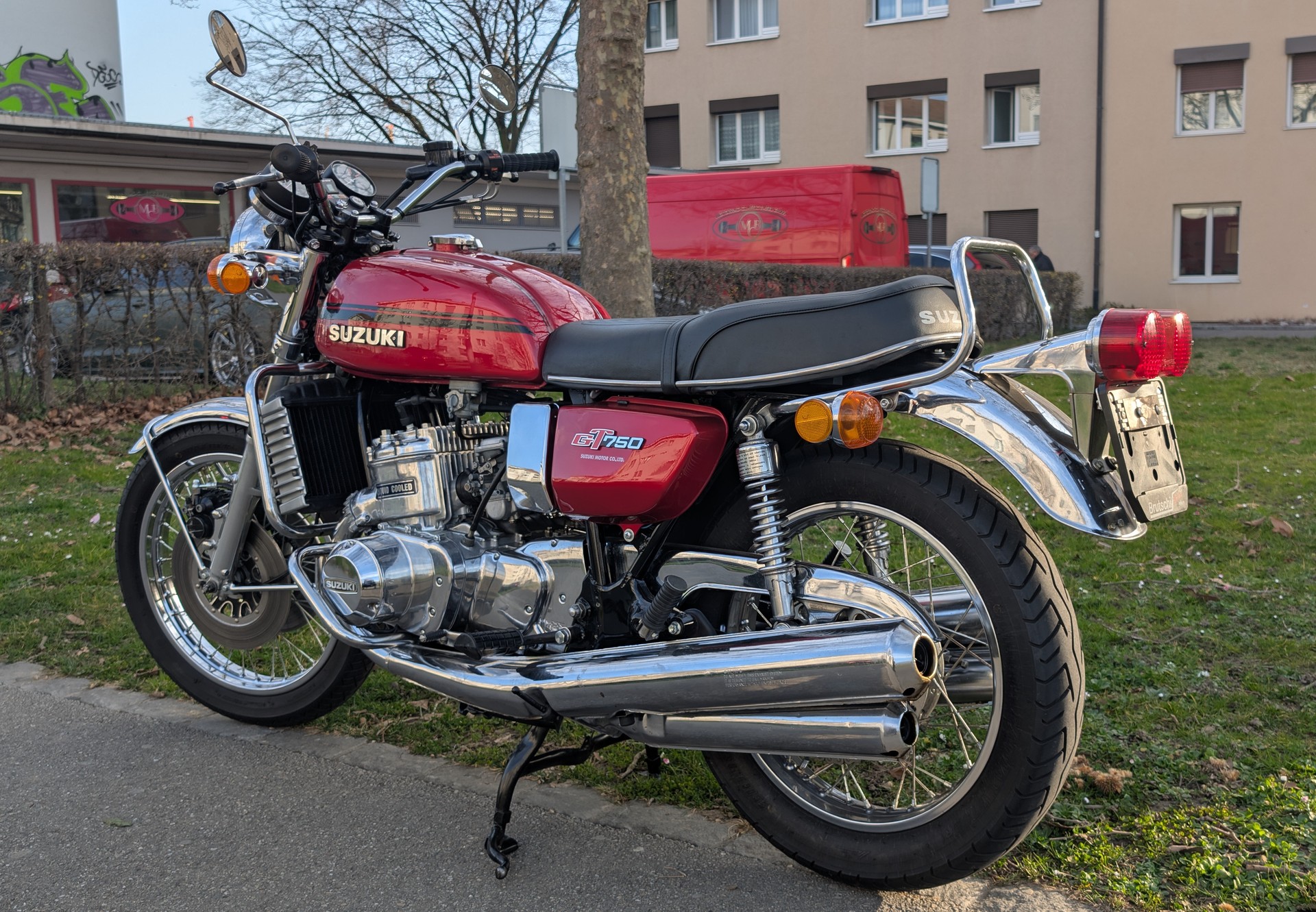 SUZUKI 750-image-2