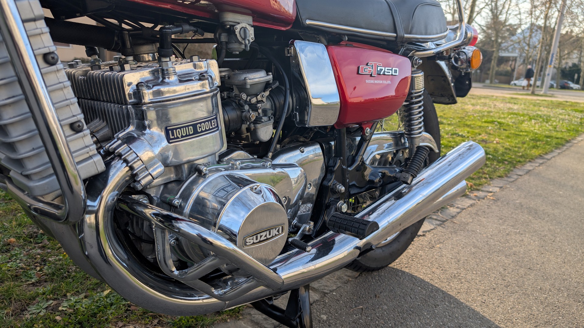 SUZUKI 750-image-5