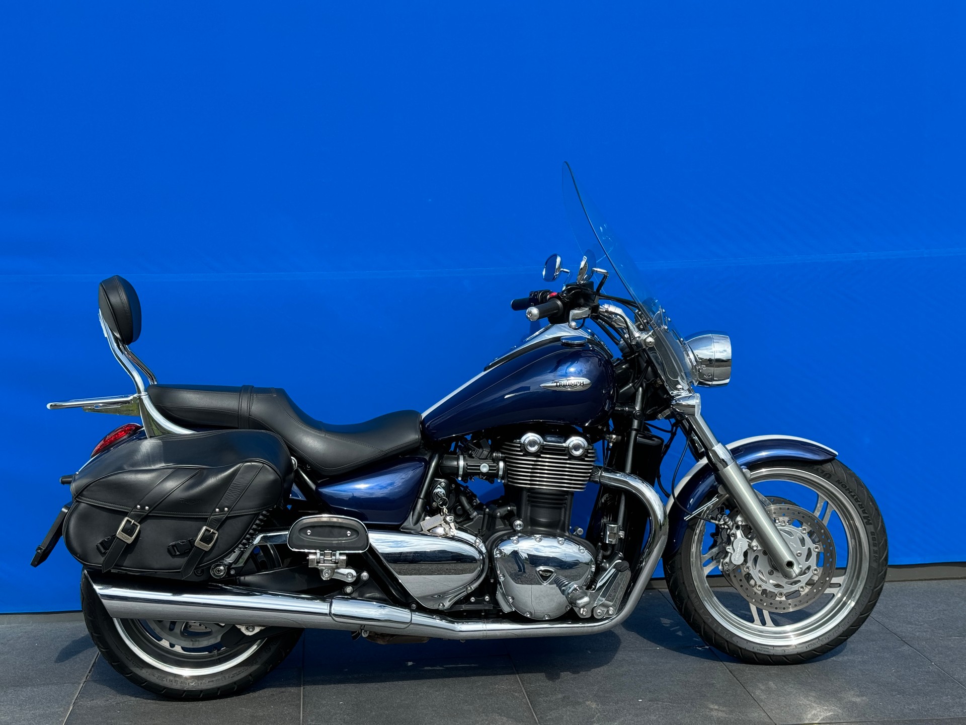 TRIUMPH Thunderbird 1600 ABS-showroom-element-1