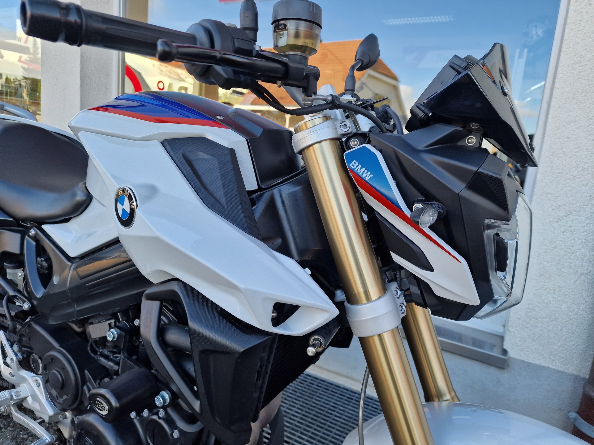 BMW F 800 R ABS (35kW)-showroom-element-3