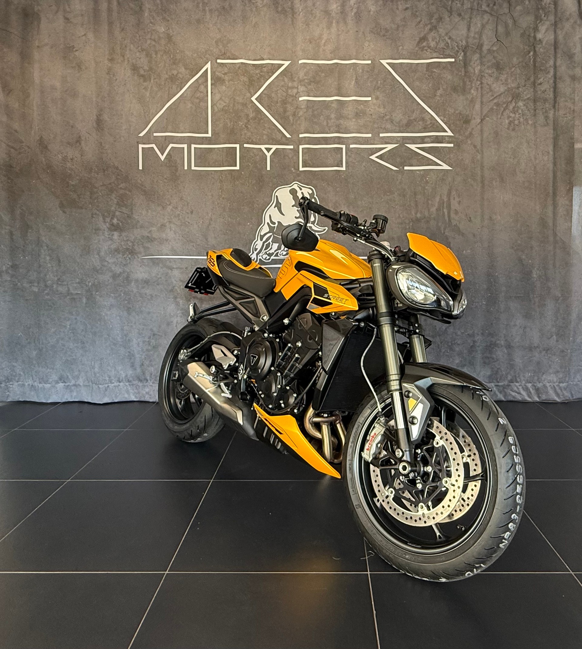 TRIUMPH Street Triple RS 765-showroom-element-1