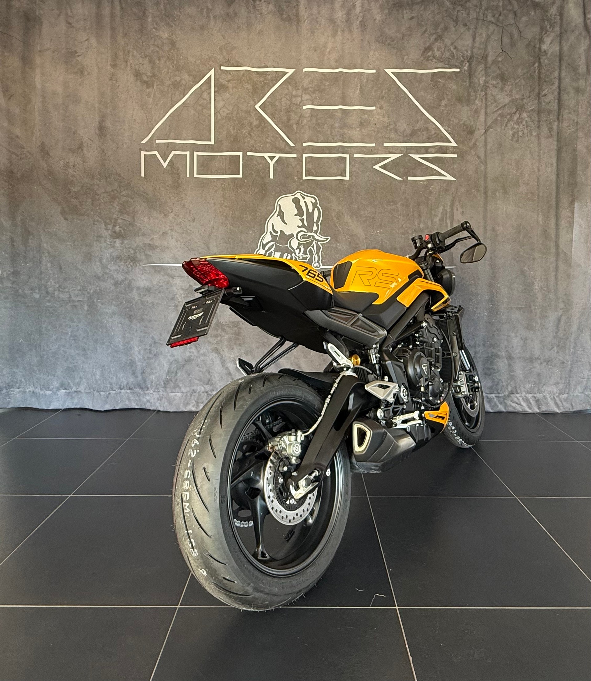TRIUMPH Street Triple RS 765-showroom-element-3