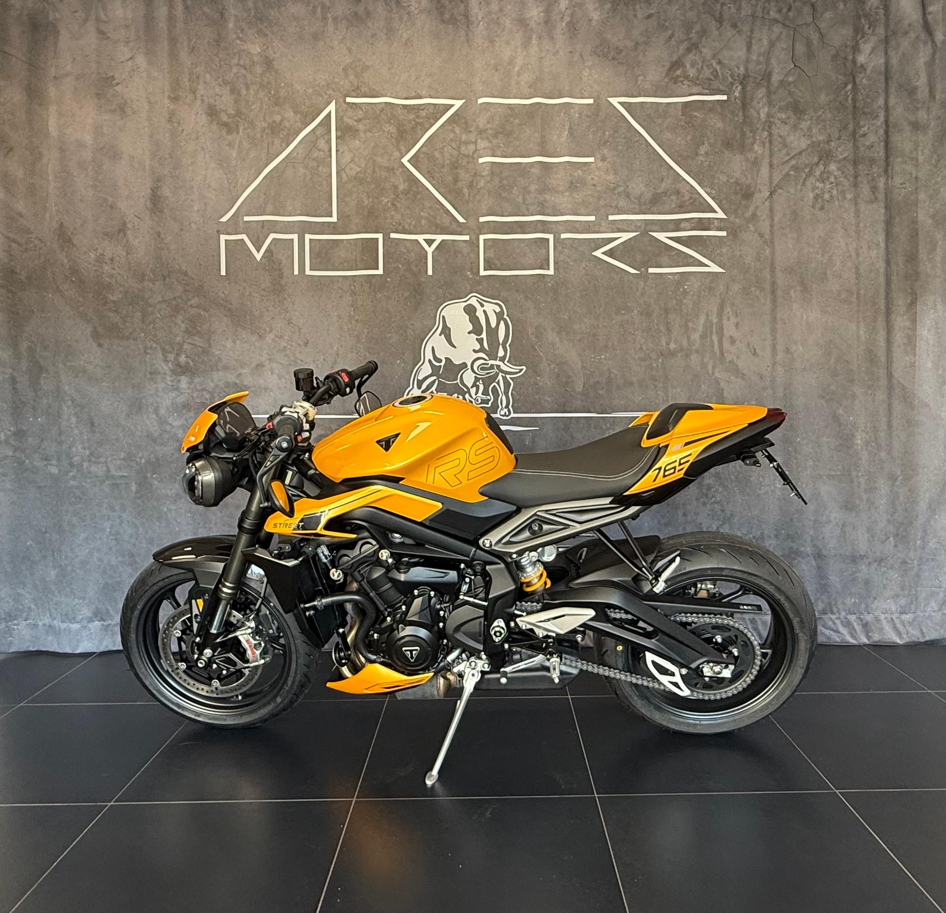 TRIUMPH Street Triple RS 765-showroom-element-2