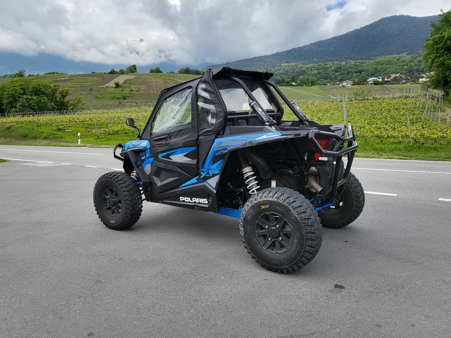 POLARIS Ranger RZR XP 1000-image-4