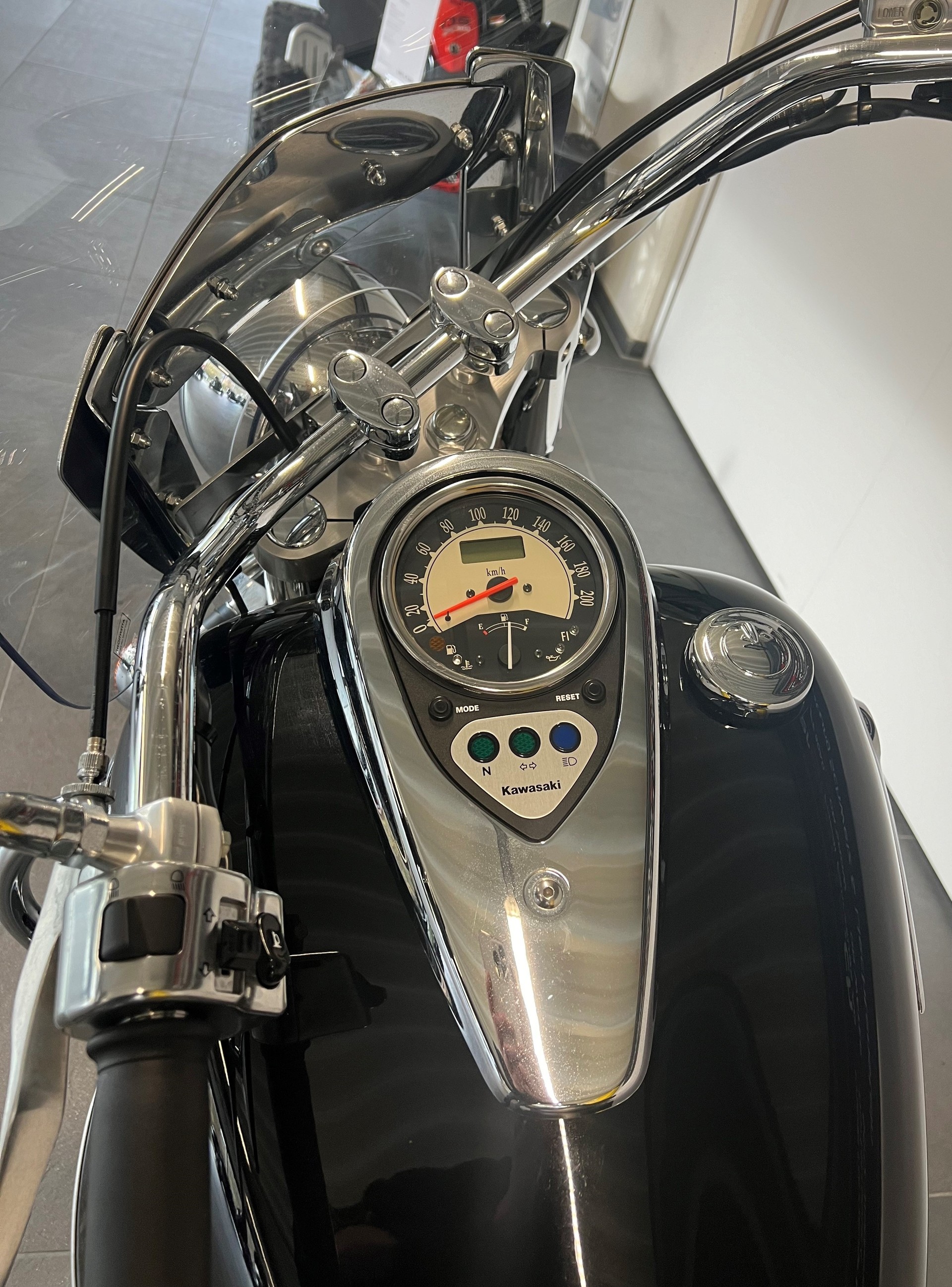 KAWASAKI VN 900 Classic-image-6