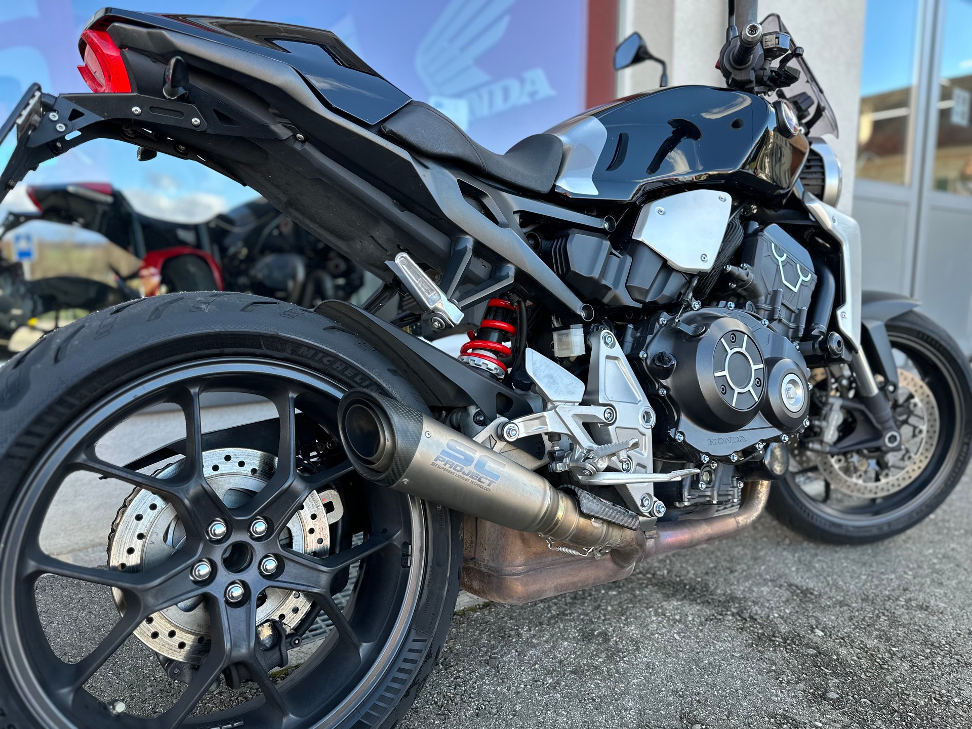 HONDA CB 1000 R ABS-image-7