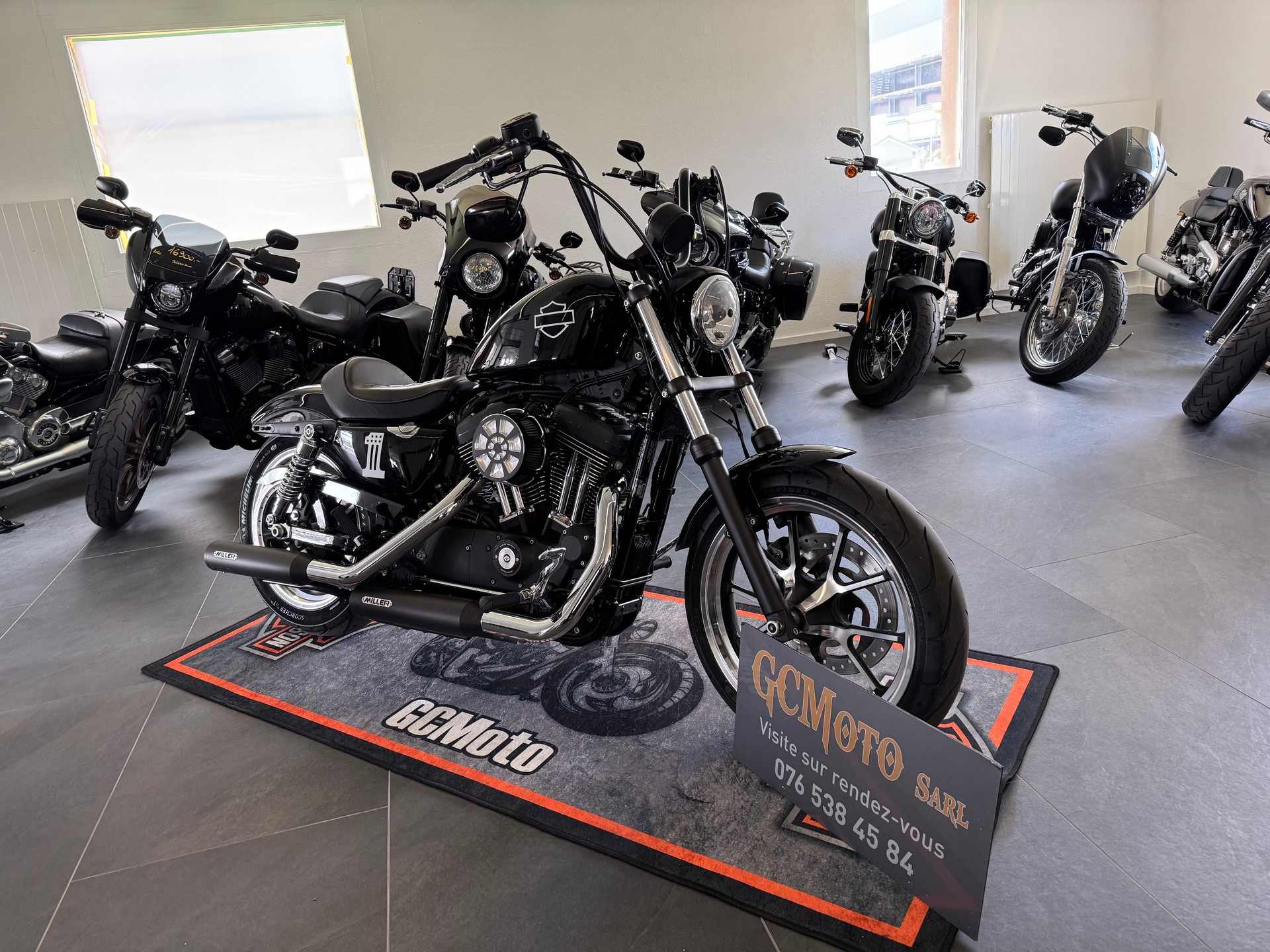 HARLEY-DAVIDSON XL 1200 T Super Low ABS-showroom-element-2
