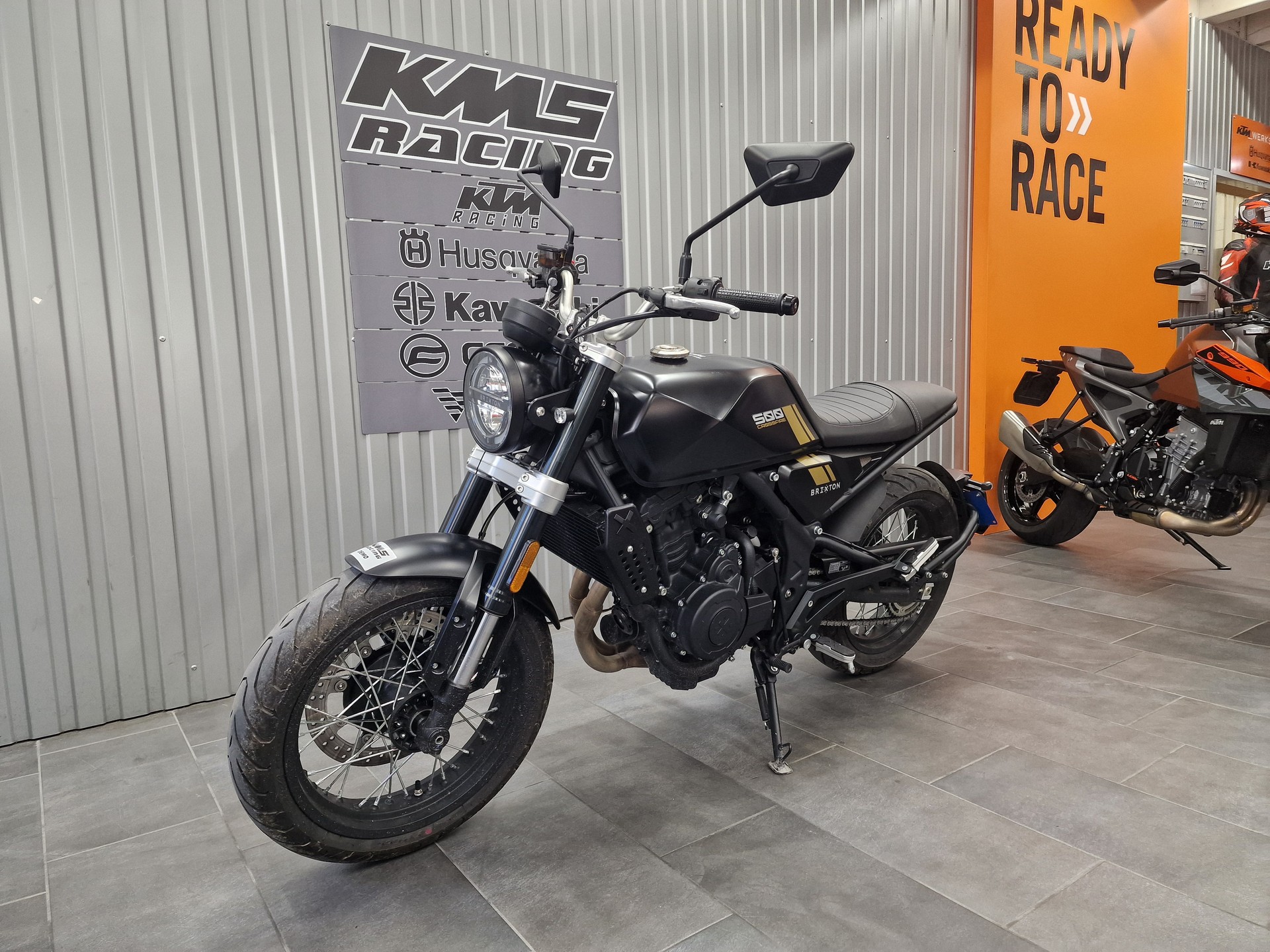 BRIXTON Crossfire 500-showroom-element-2