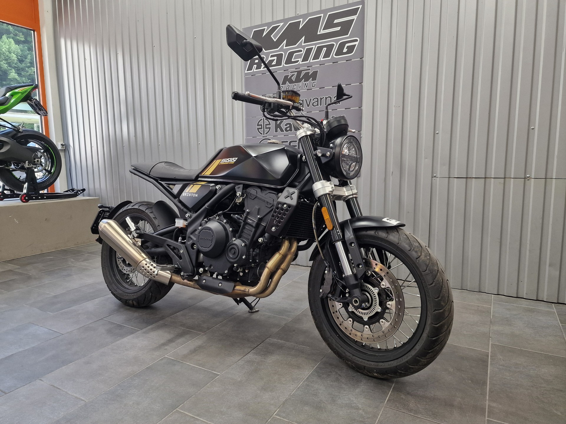 BRIXTON Crossfire 500-showroom-element-3