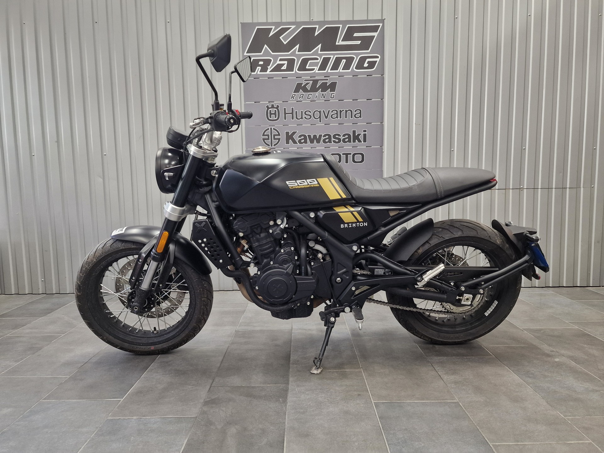 BRIXTON Crossfire 500-showroom-element-1