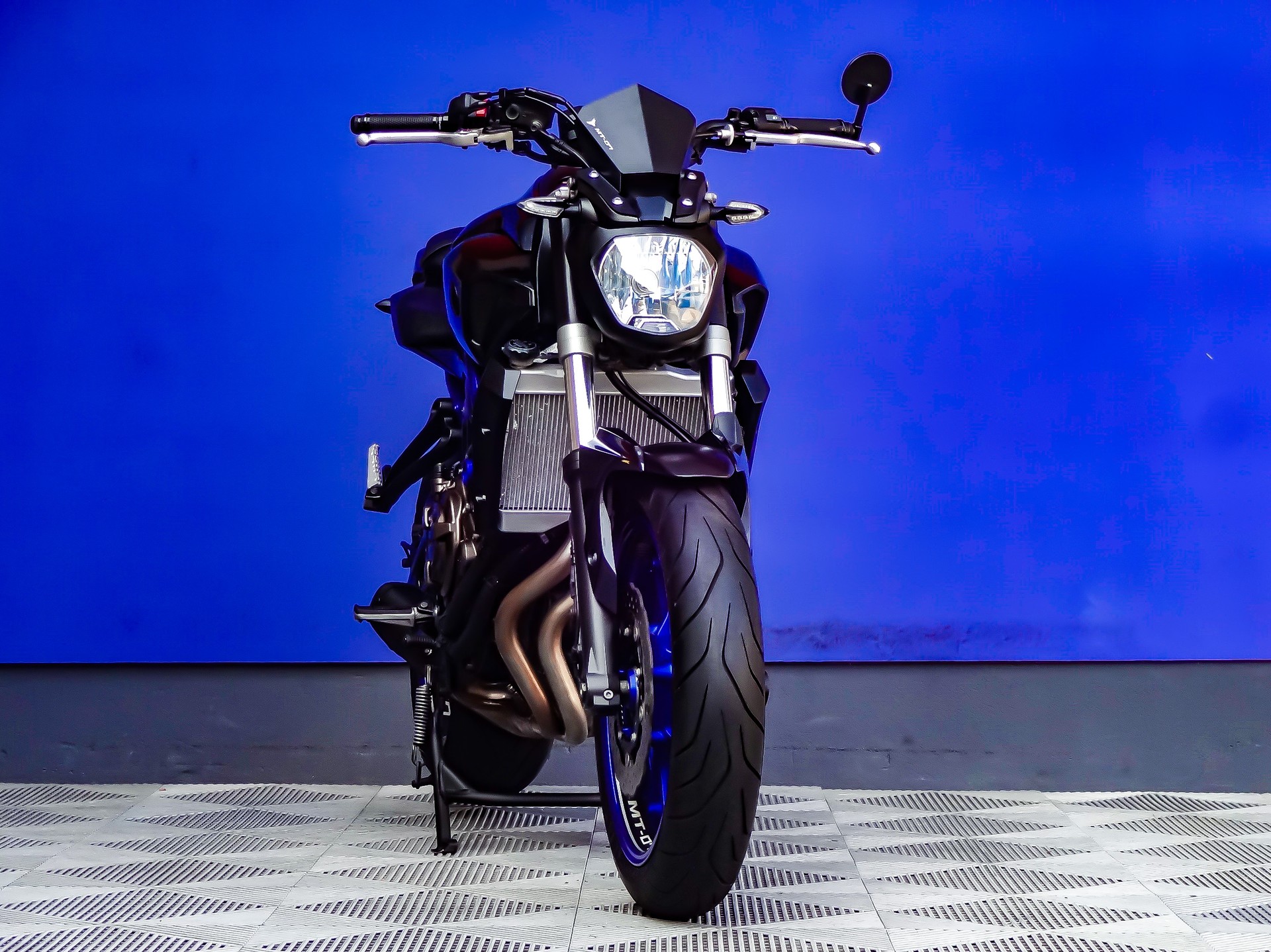 YAMAHA MT-07 ABS-showroom-element-2