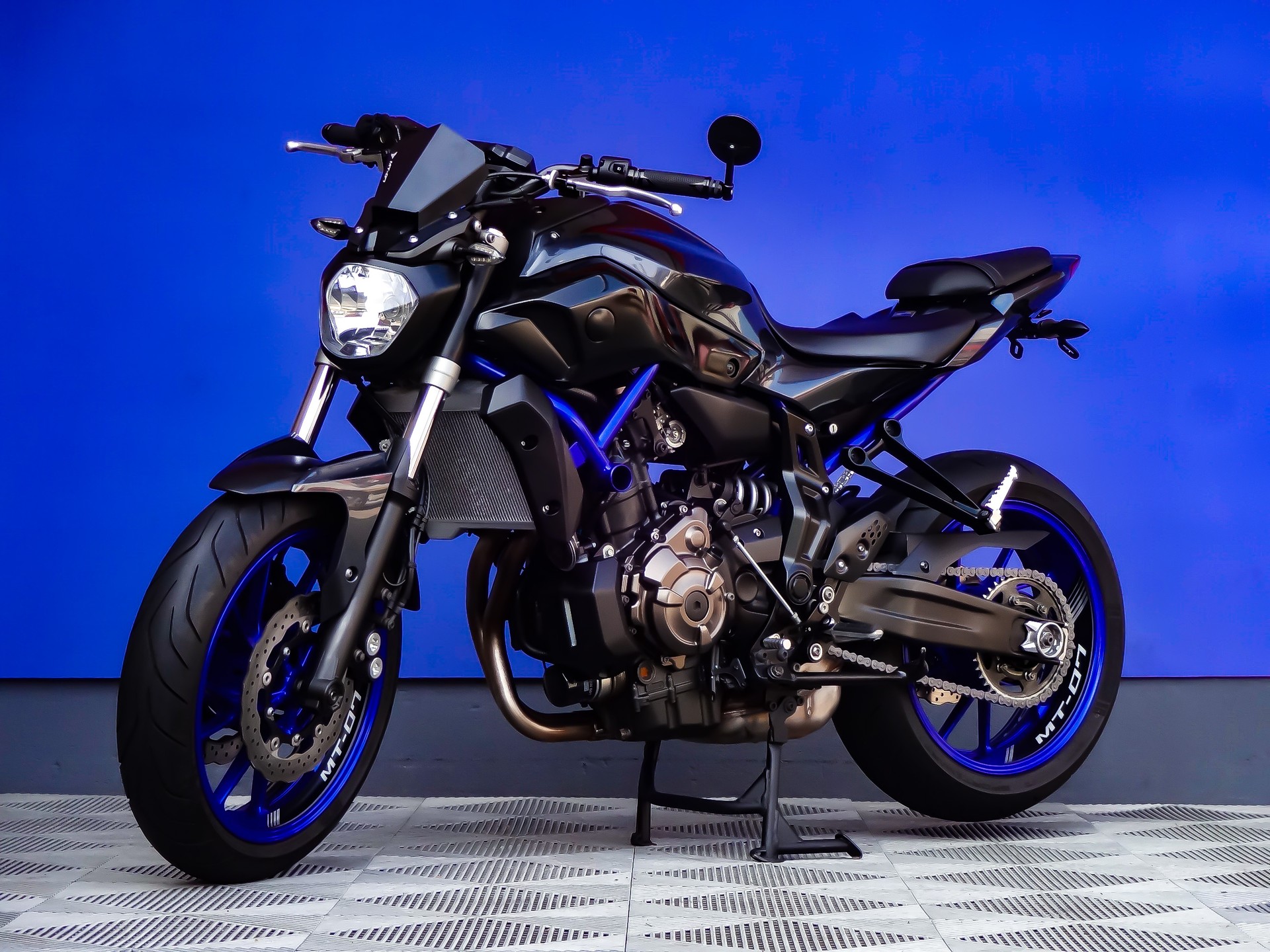 YAMAHA MT-07 ABS-showroom-element-3