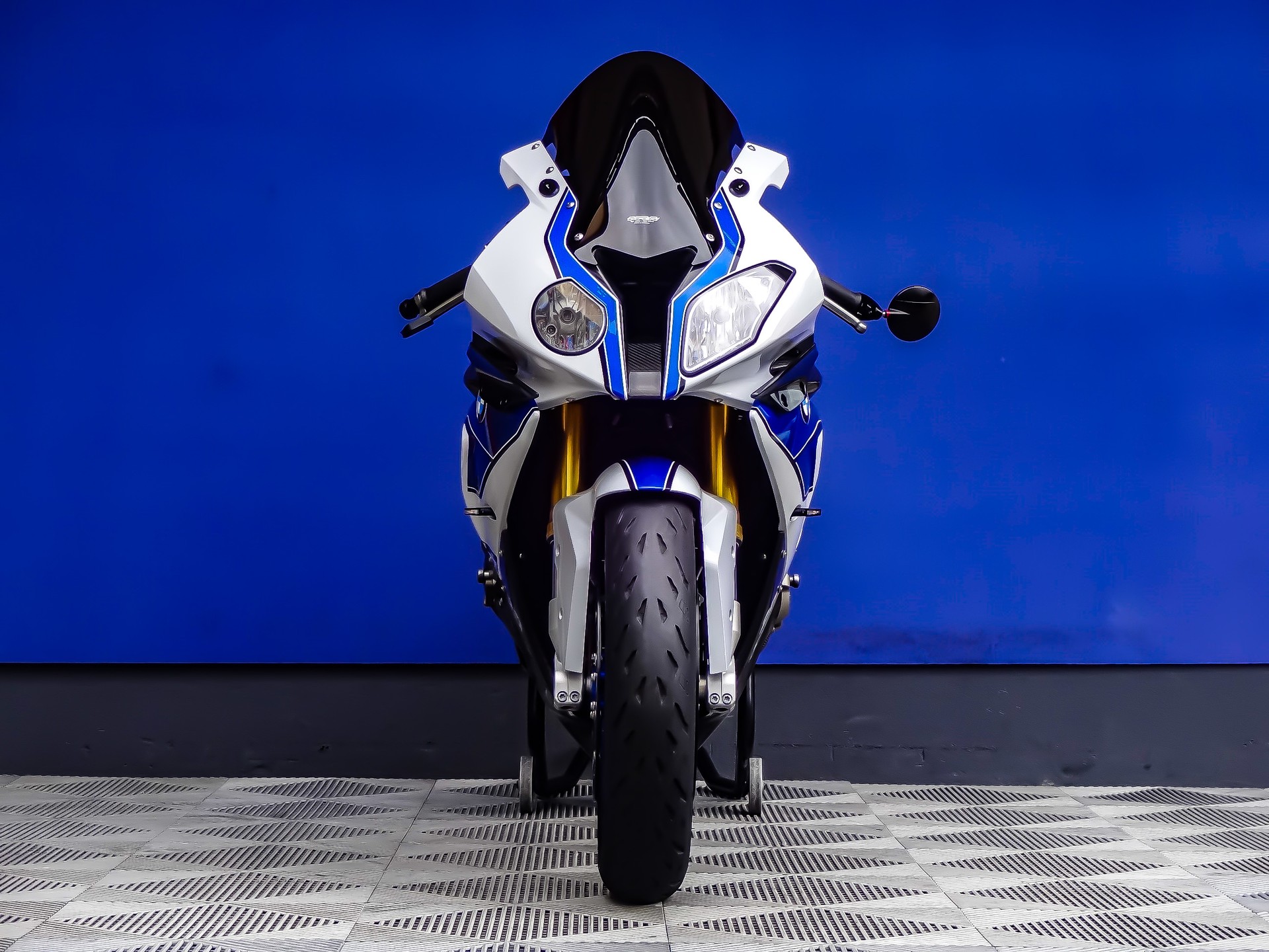 BMW HP4 ABS + DTC-showroom-element-1