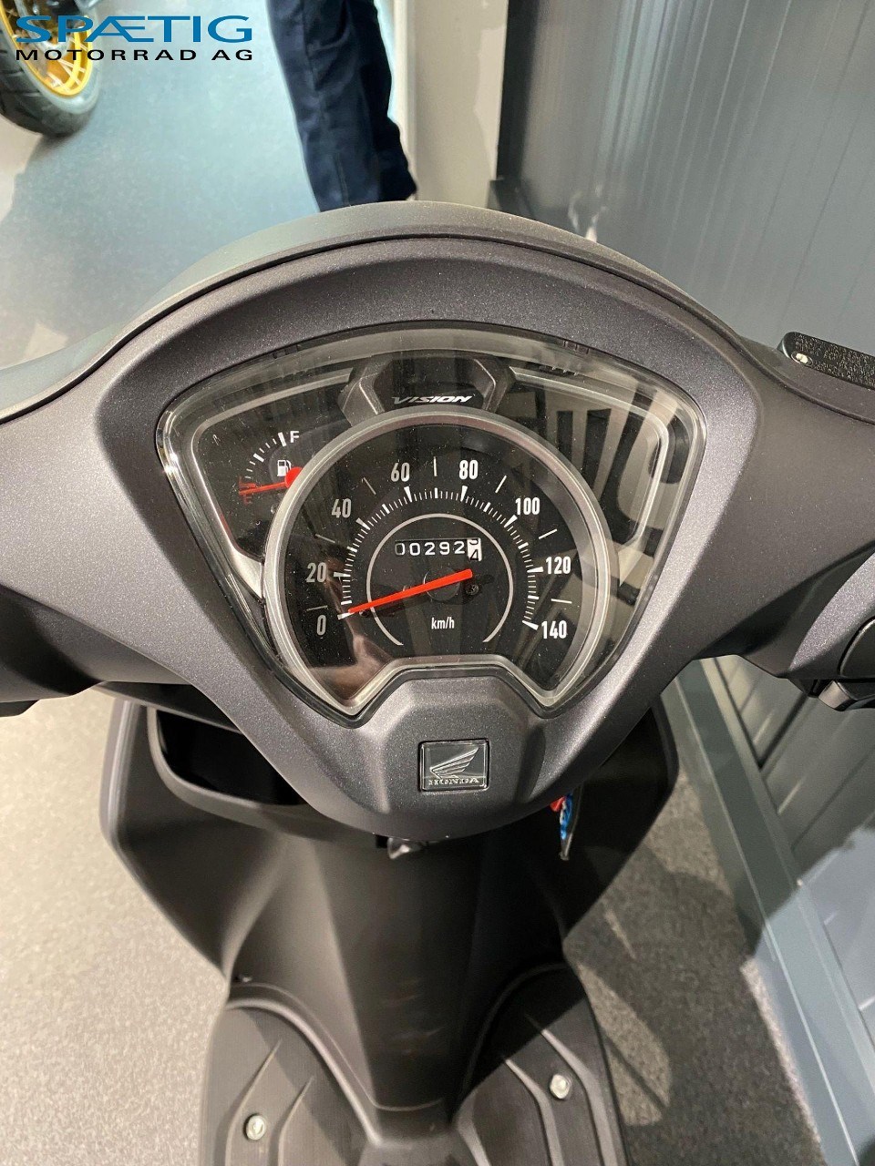 HONDA NSC 110 Vision-showroom-element-3