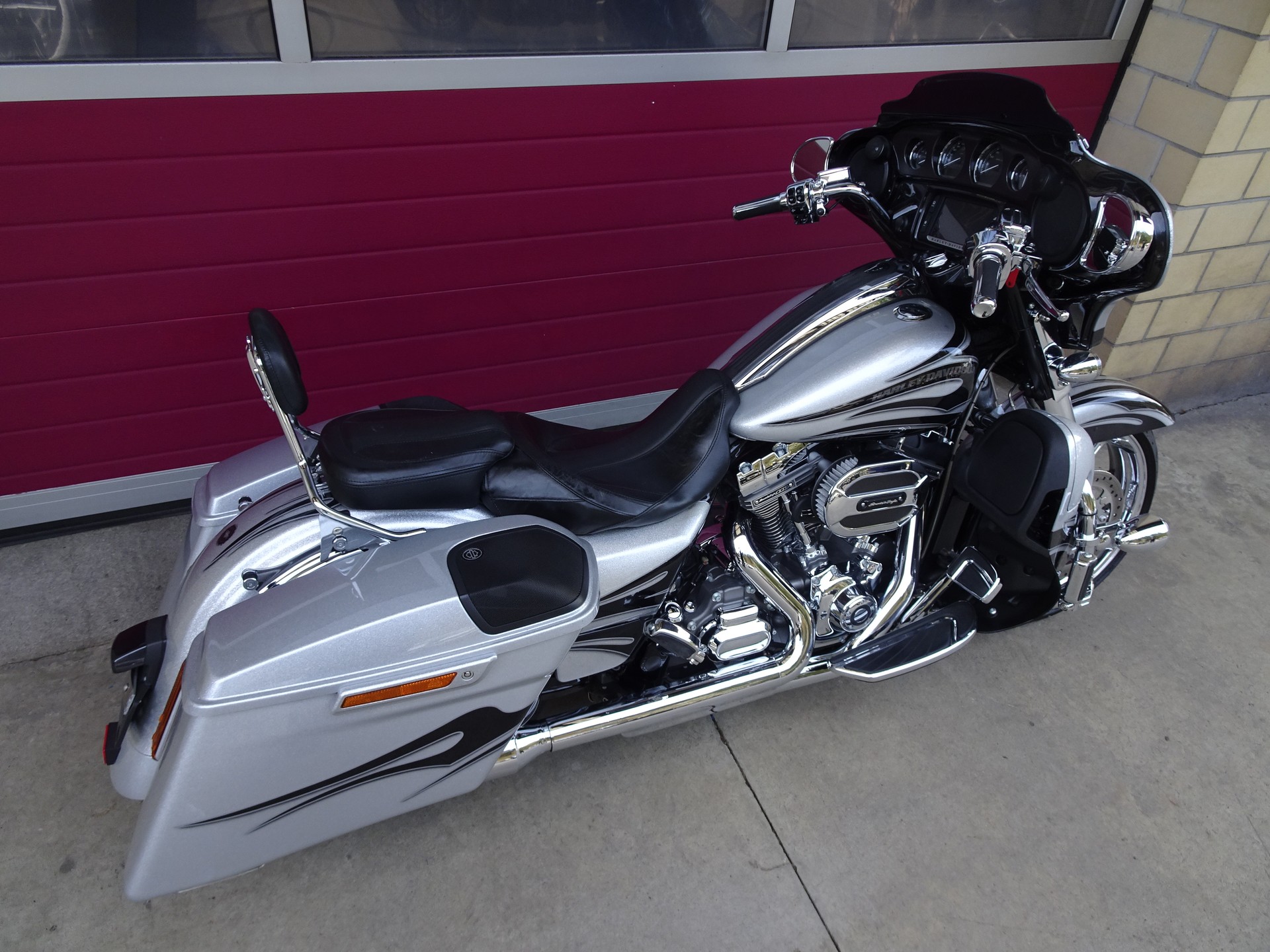 HARLEY-DAVIDSON FLHXSE Street Glide ABS CVO-image-14