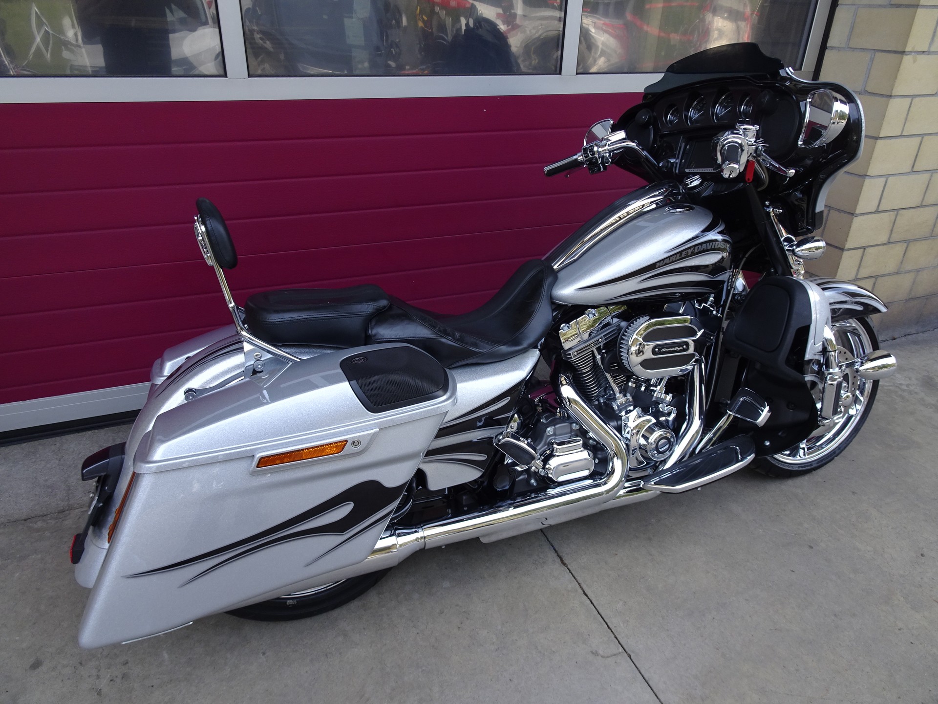 HARLEY-DAVIDSON FLHXSE Street Glide ABS CVO-image-3