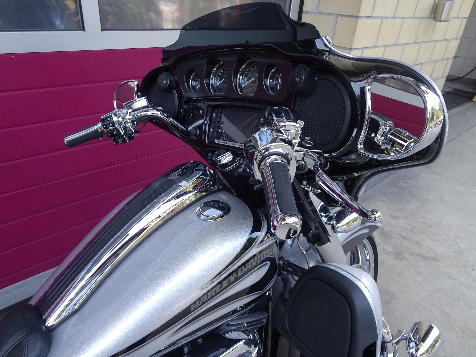 HARLEY-DAVIDSON FLHXSE Street Glide ABS CVO-image-4