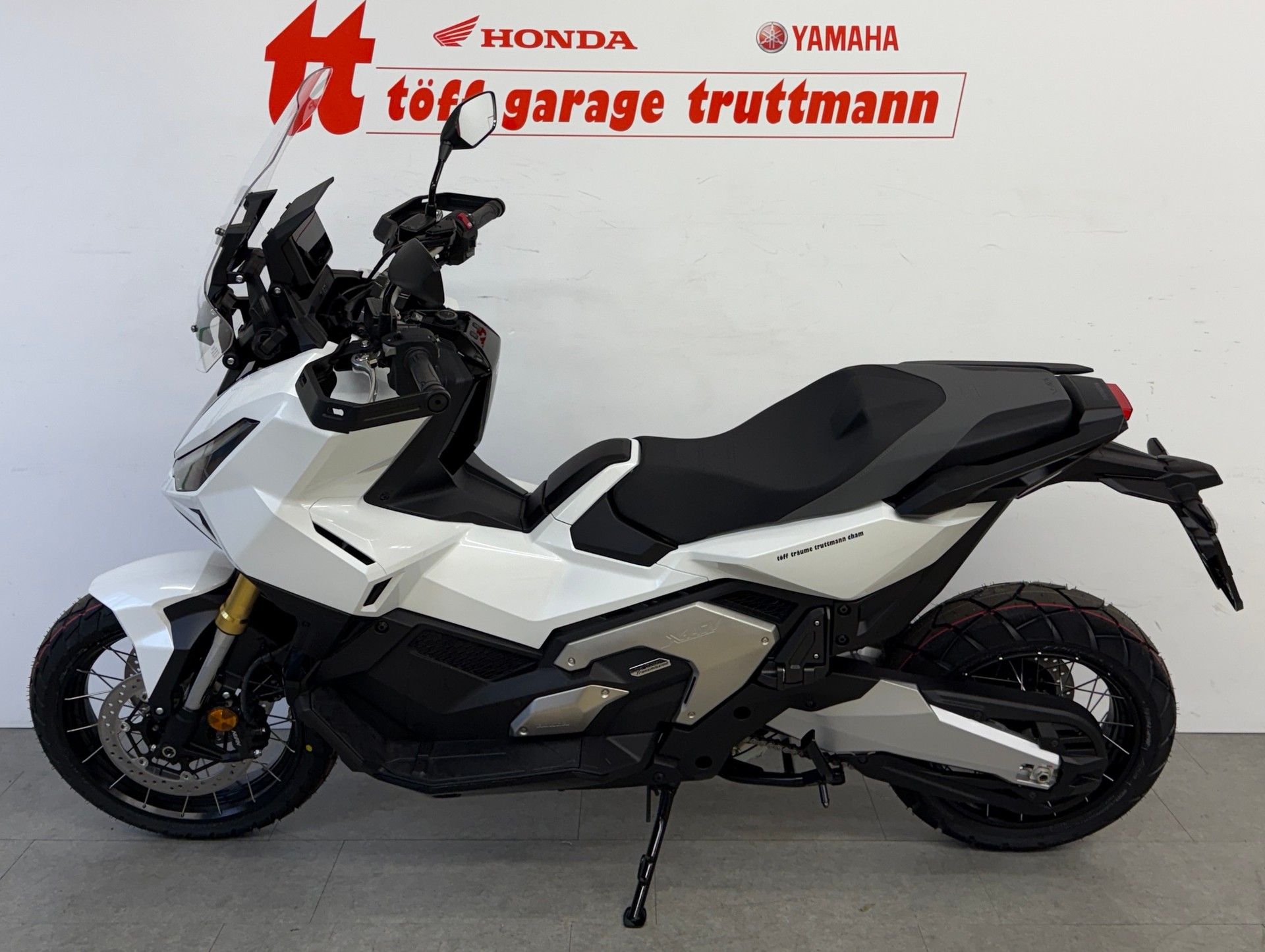 HONDA X-ADV 750 (35kW)-showroom-element-1