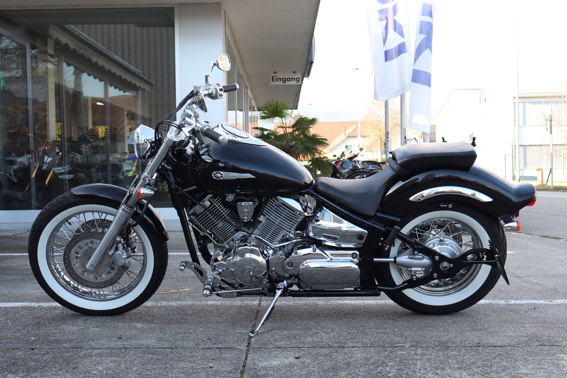 YAMAHA XVS 1100 Drag Star-showroom-element-3