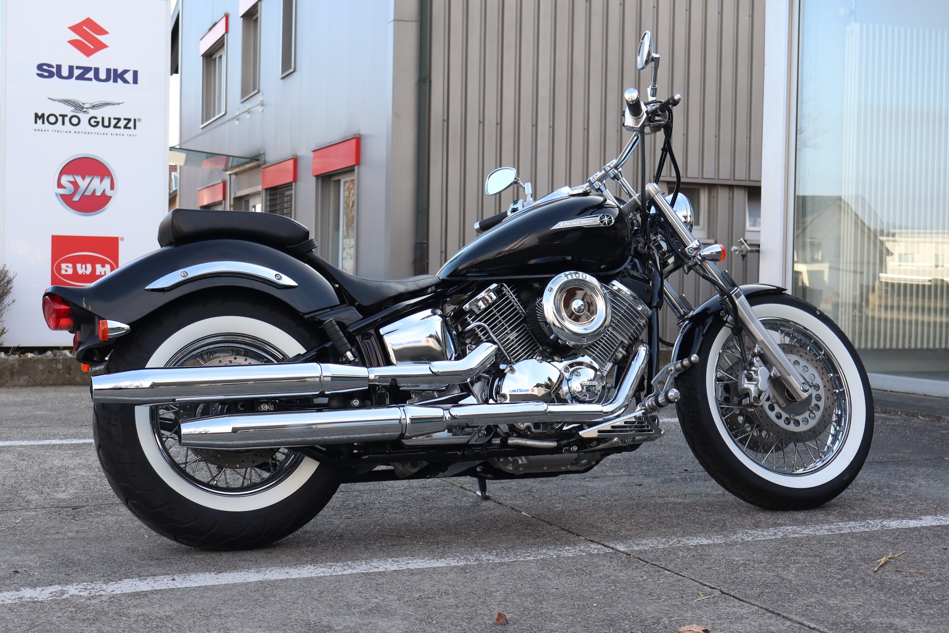 YAMAHA XVS 1100 Drag Star-showroom-element-2