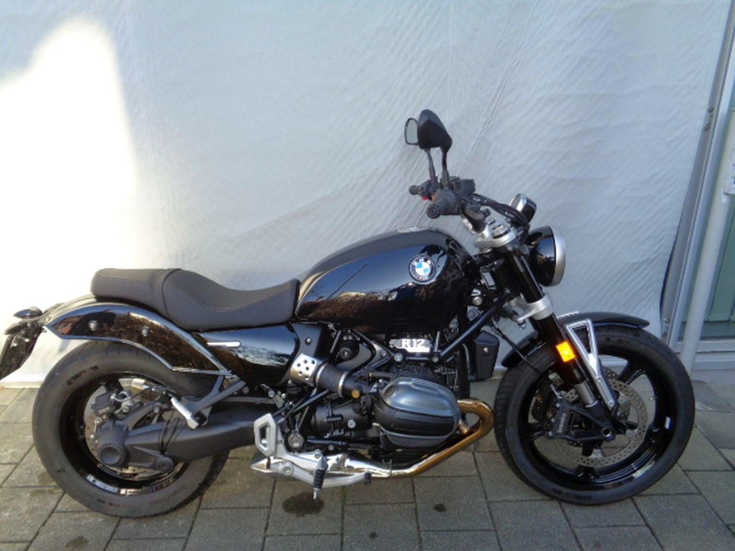 BMW R12