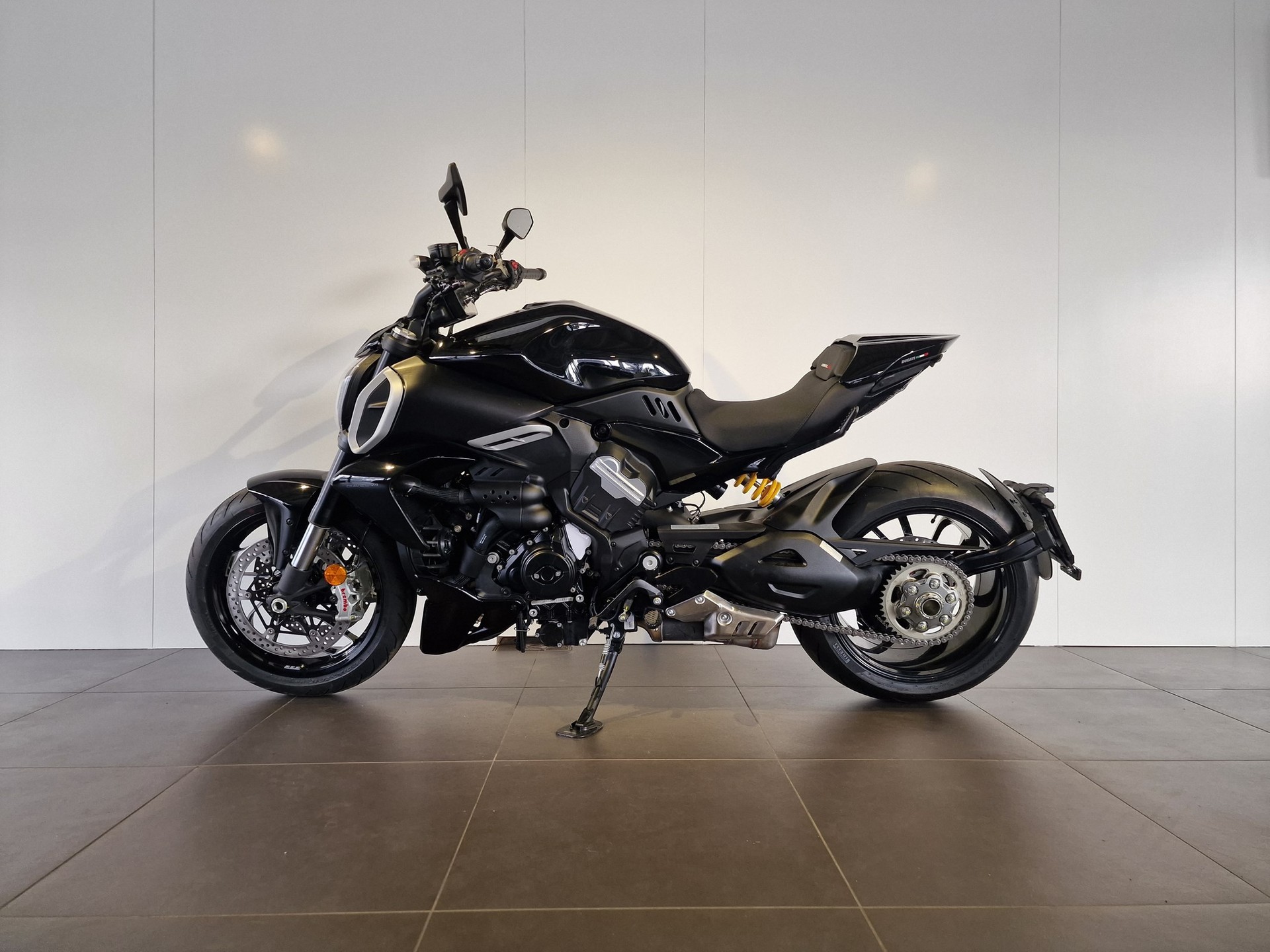 DUCATI Diavel V4-image-0