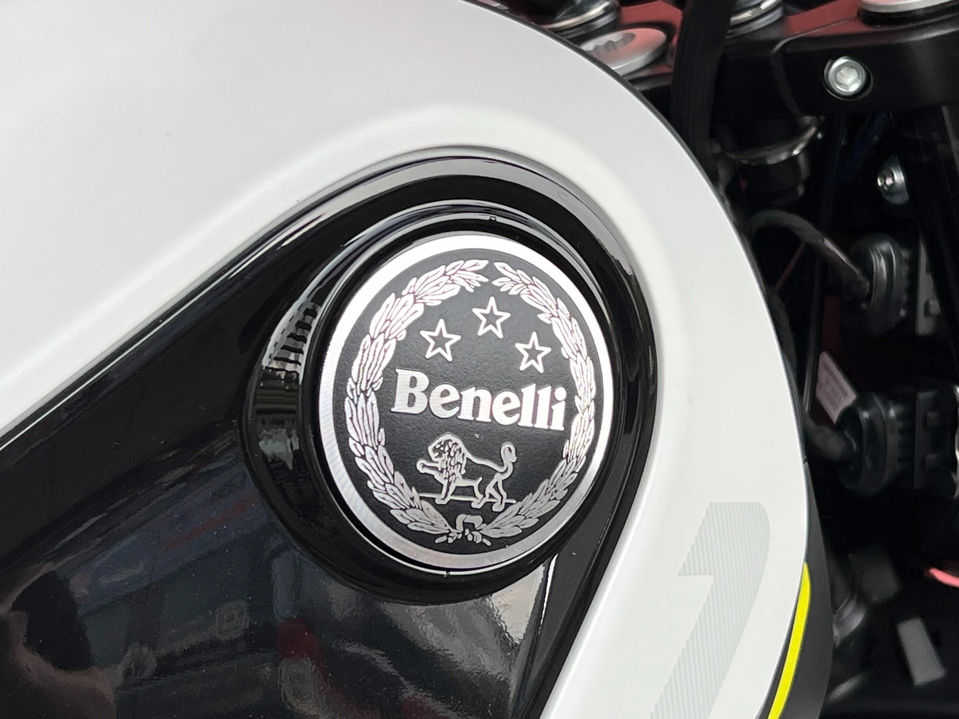BENELLI Leoncino 125-showroom-element-1