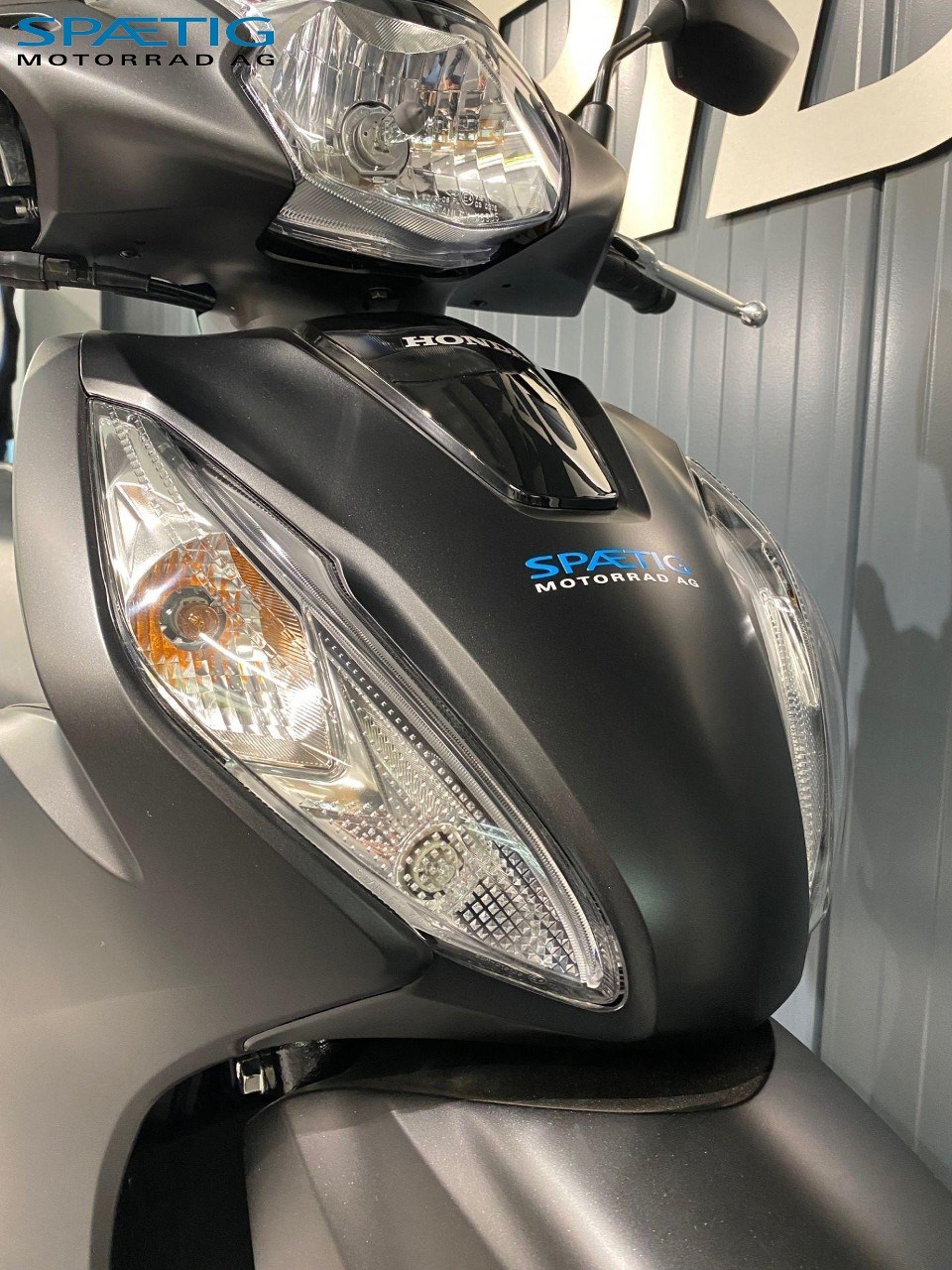 HONDA NSC 110 Vision-showroom-element-3