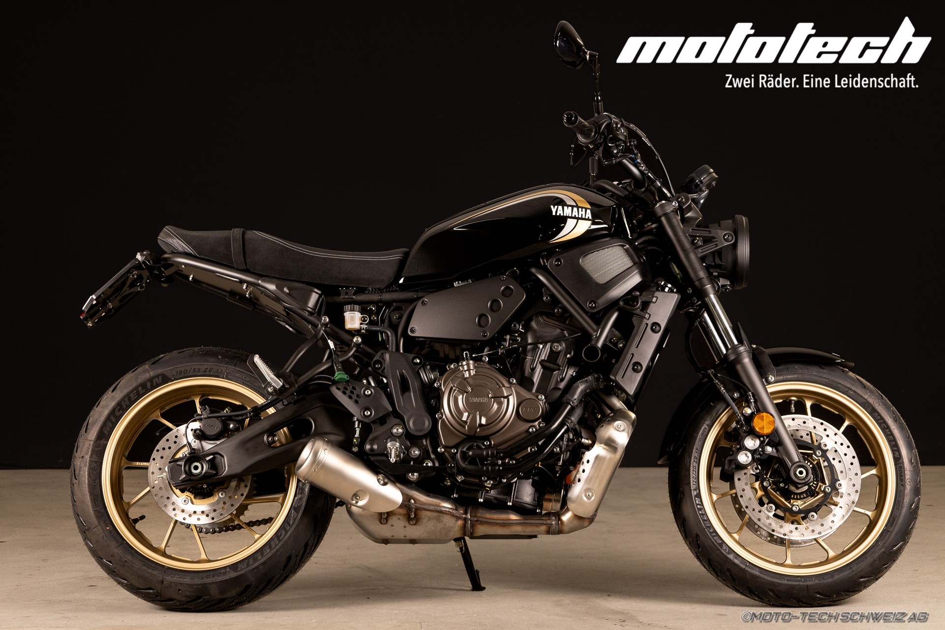 YAMAHA XSR 700 (35kW)-showroom-element-1