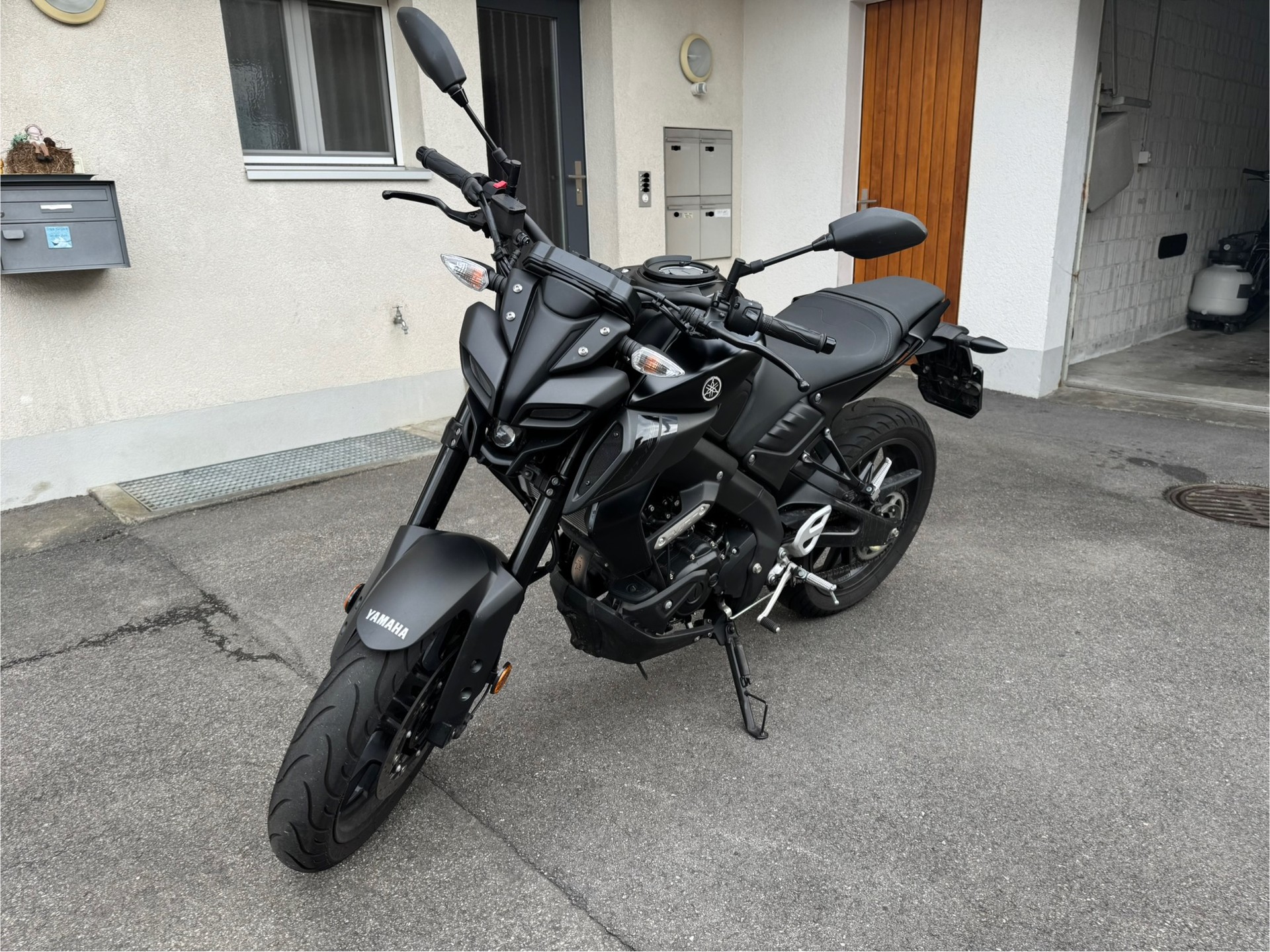 YAMAHA MT-125 ABS-image-2