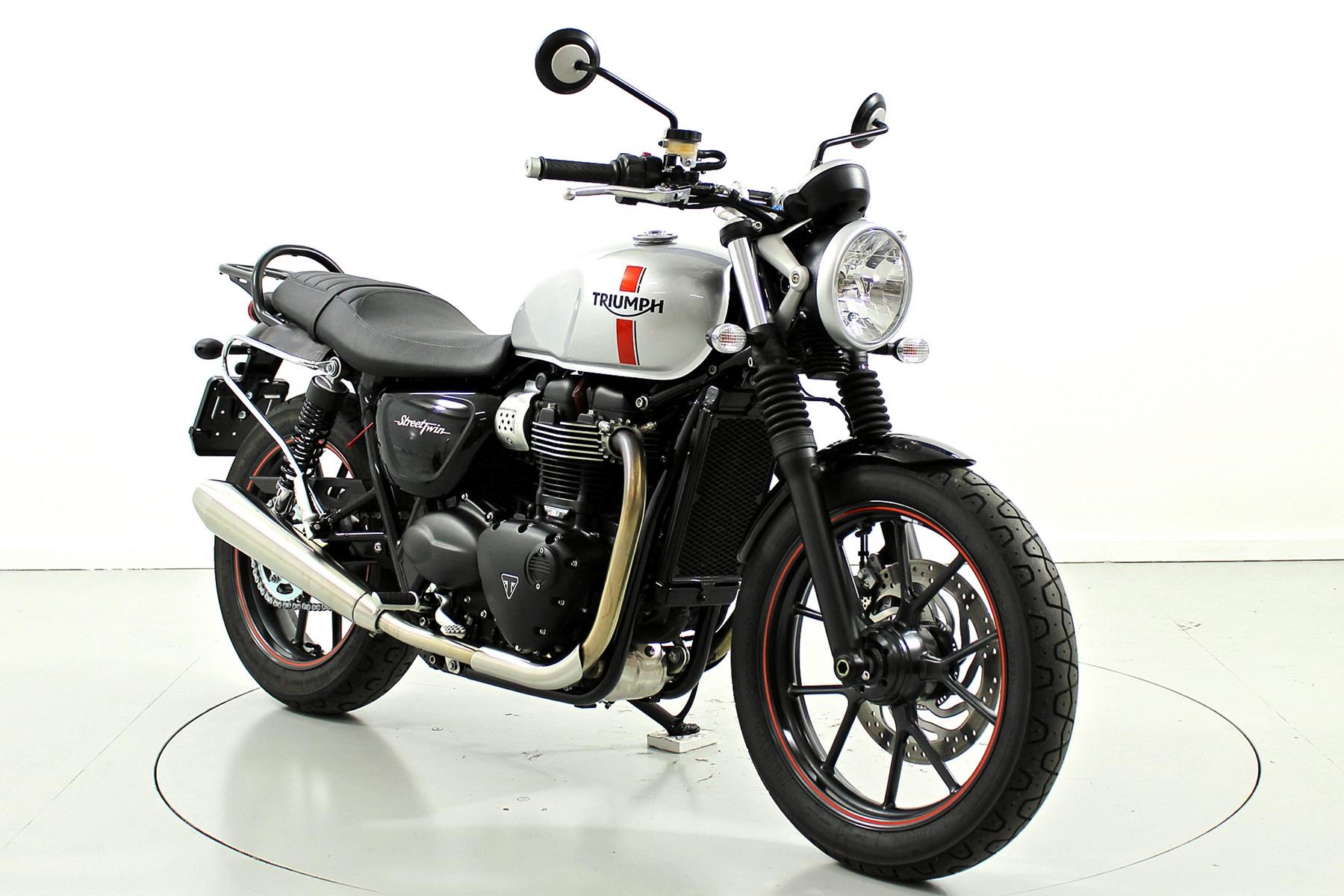 TRIUMPH Street Twin-showroom-element-1