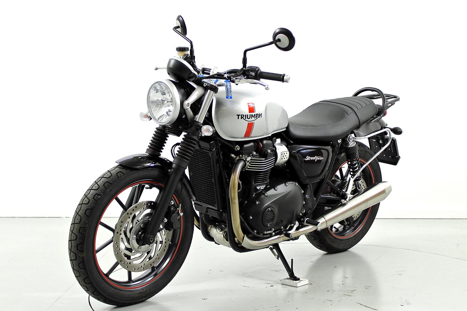 TRIUMPH Street Twin-showroom-element-2