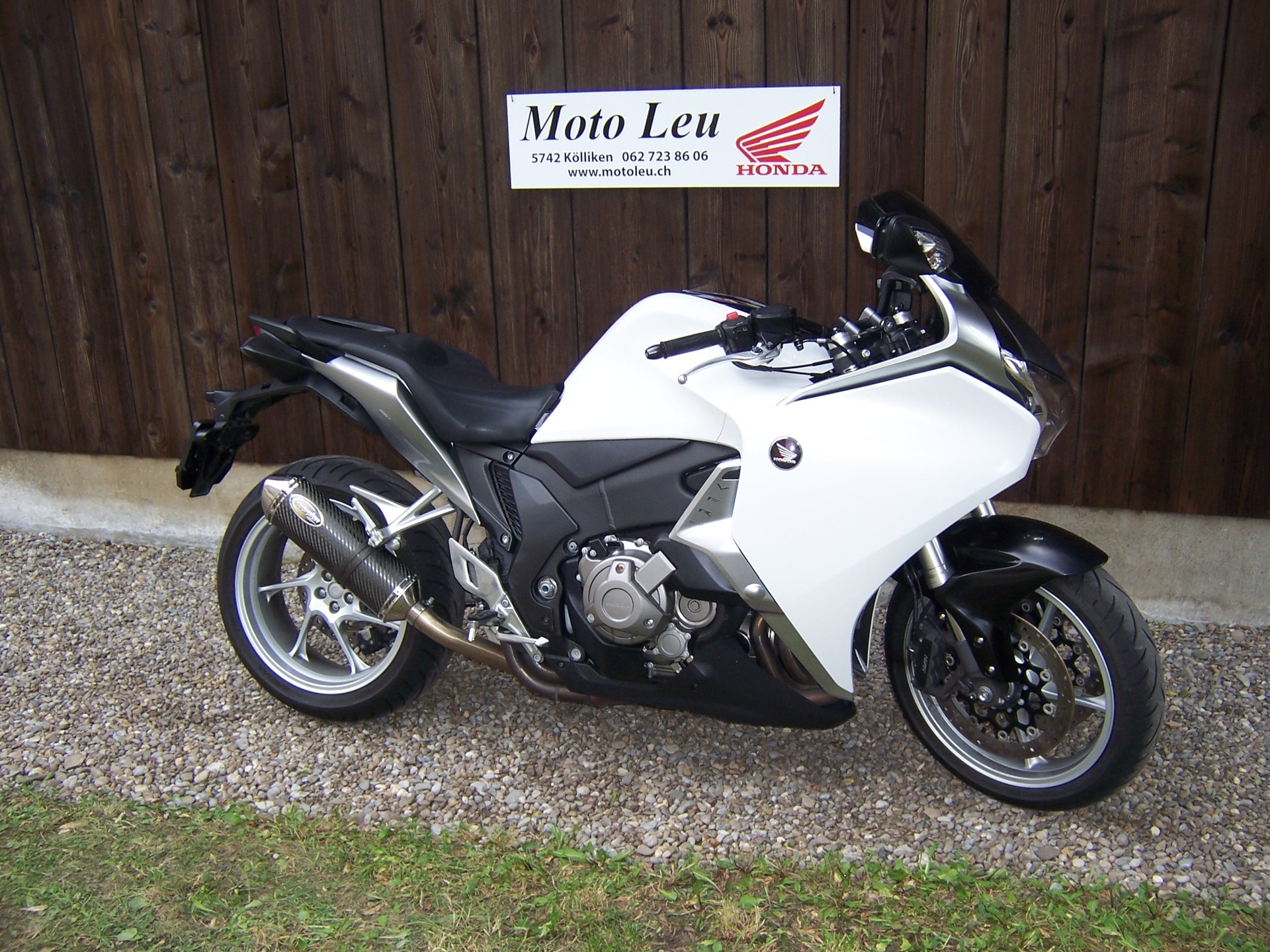 HONDA VFR 1200 FD DTC-showroom-element-1