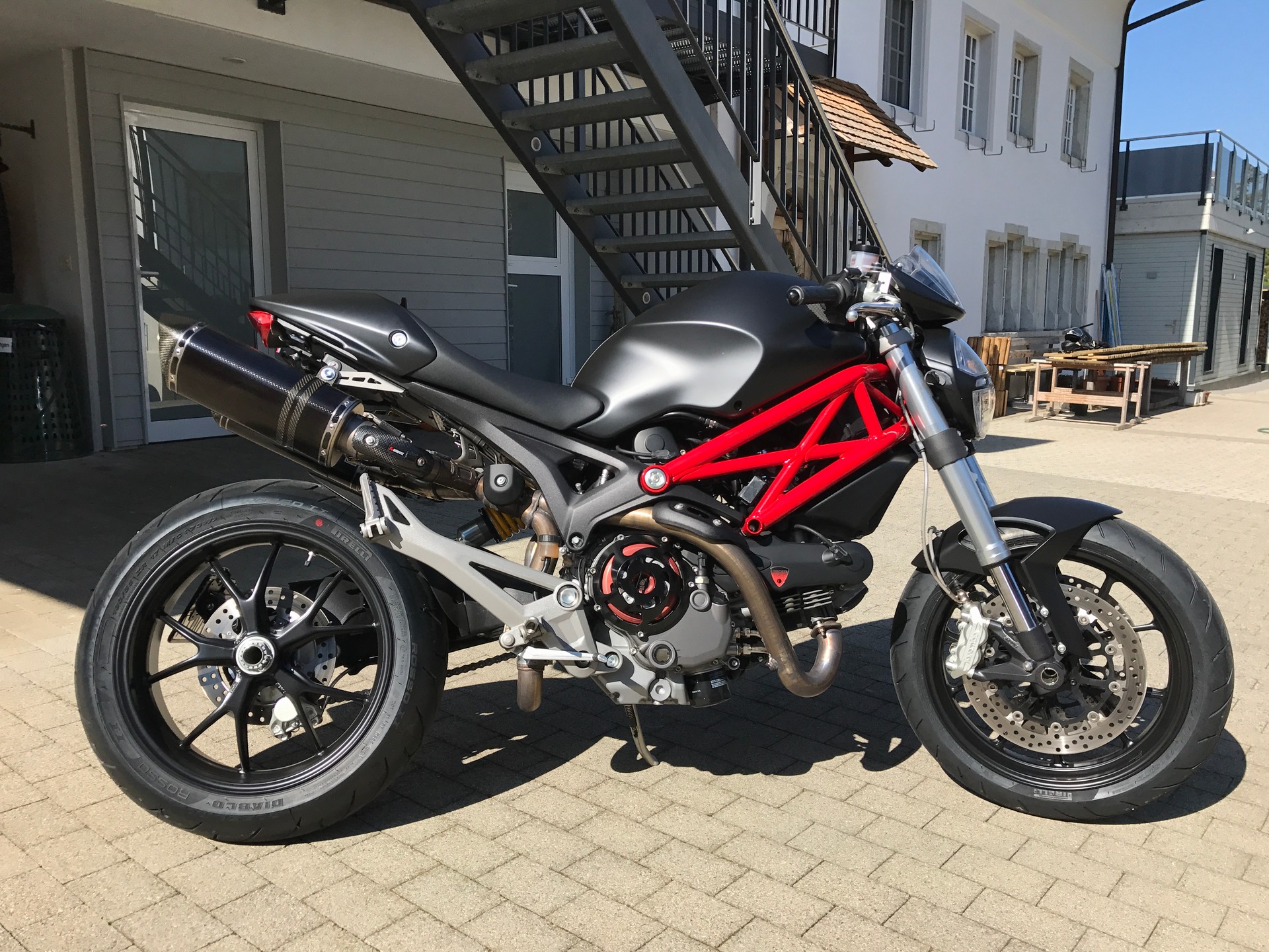 DUCATI Monster 1100 S-image-2